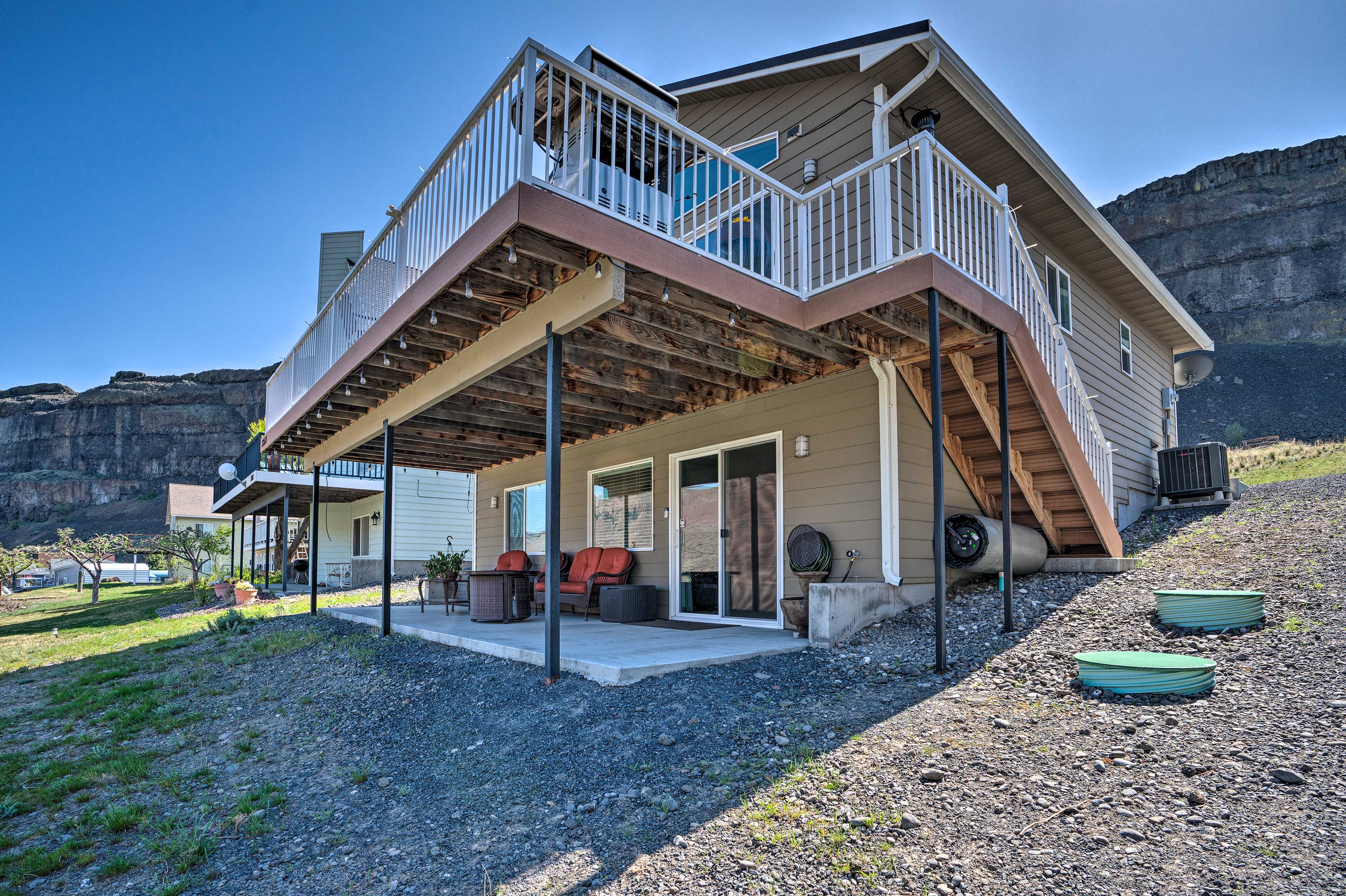 Property Image 1 - Coulee City Home w/ Mtn Views - Steps to Blue Lake