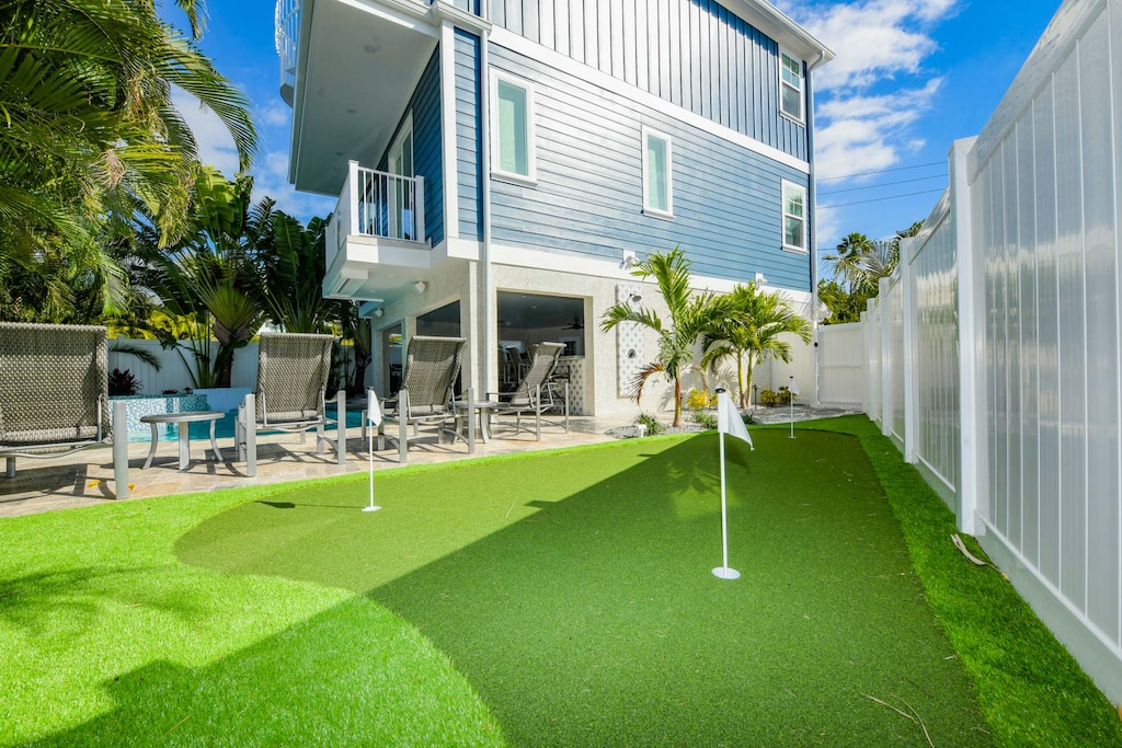 3 Hole Putting Green