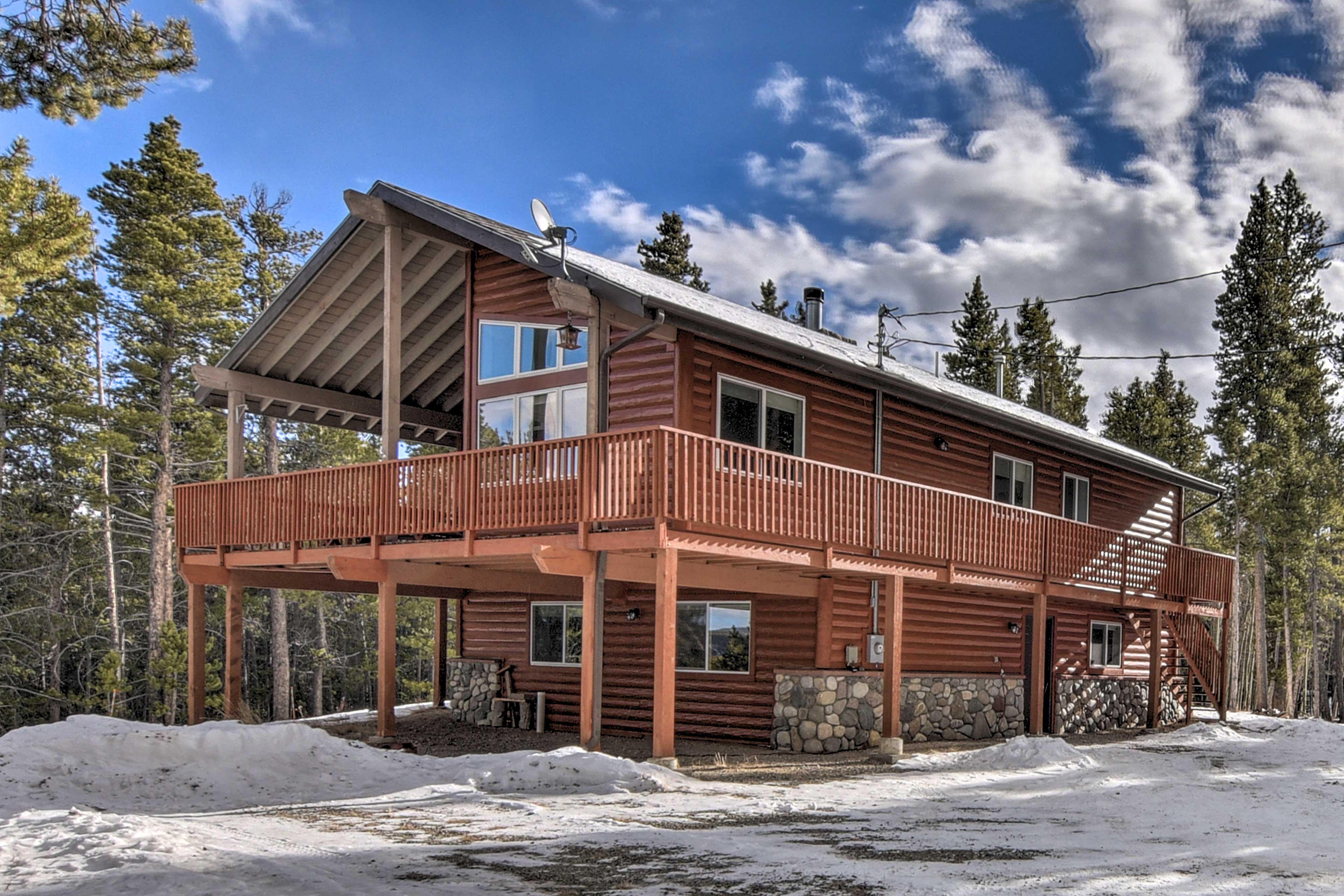 24-0107 16-Acre Fairplay Cabin w/ Mountain Views!