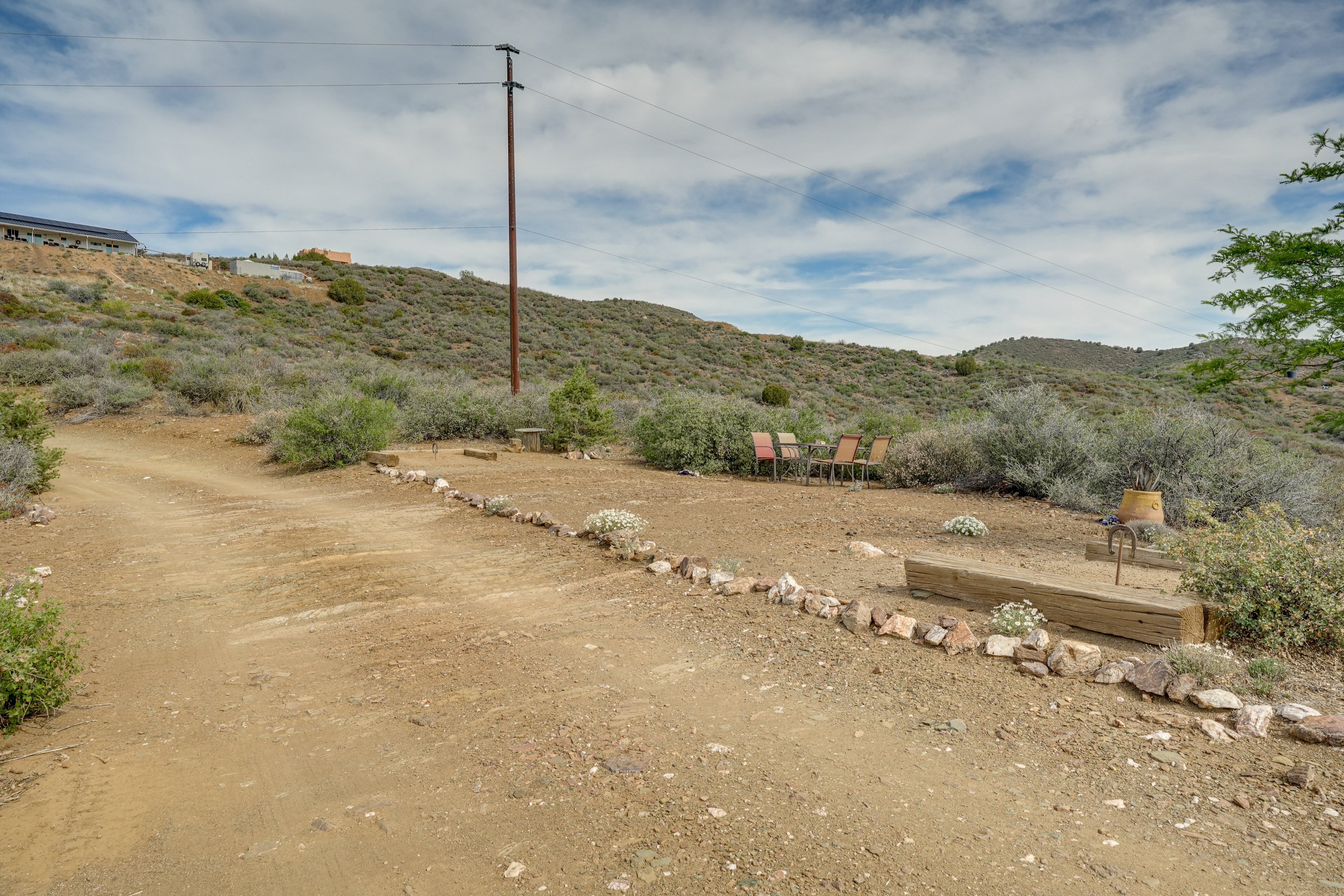 Mtn-View Adobe Home w/ Large Deck Near Prescott!