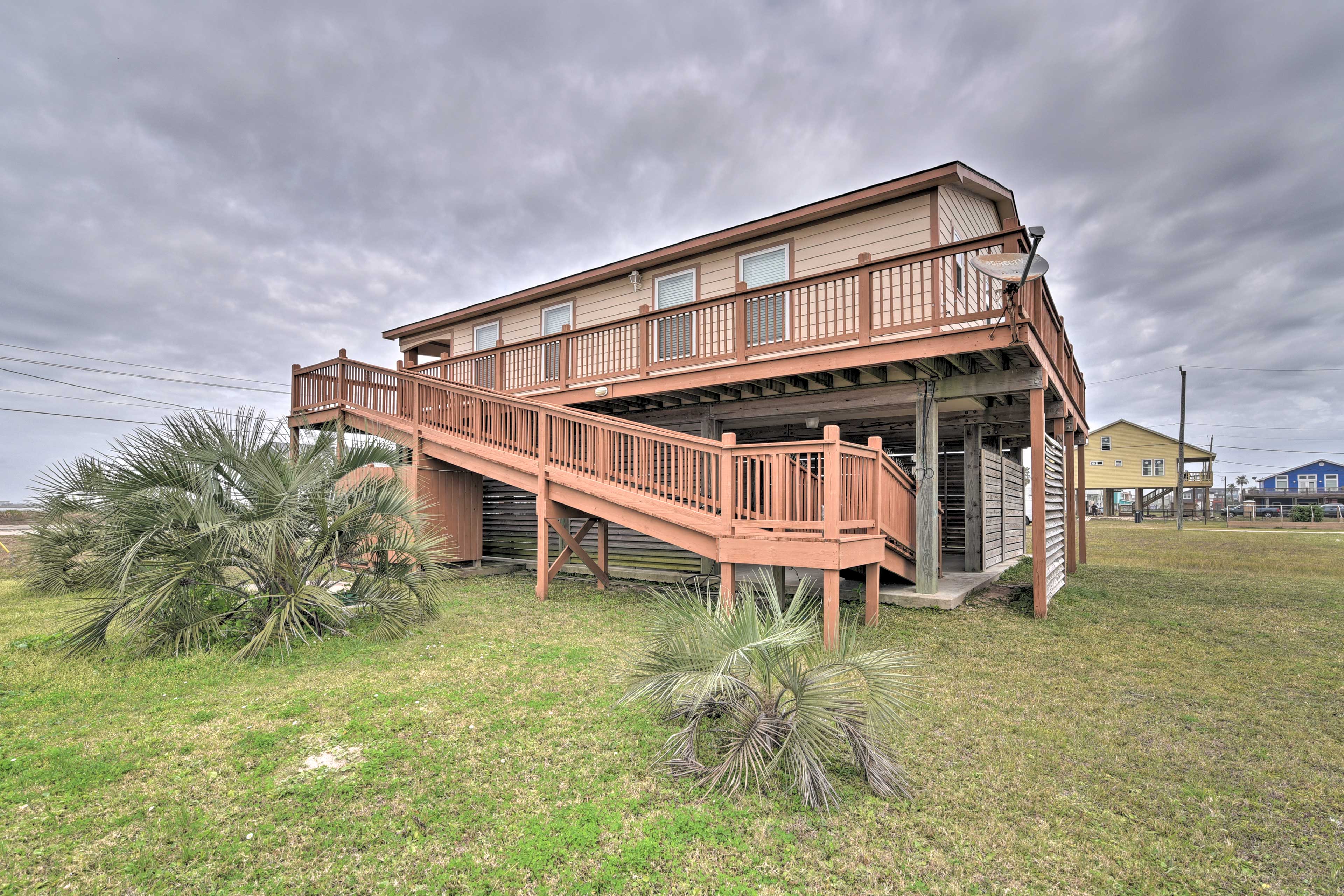 Property Image 2 - ADA-Friendly Home: Steps to Surfside Beach Access!