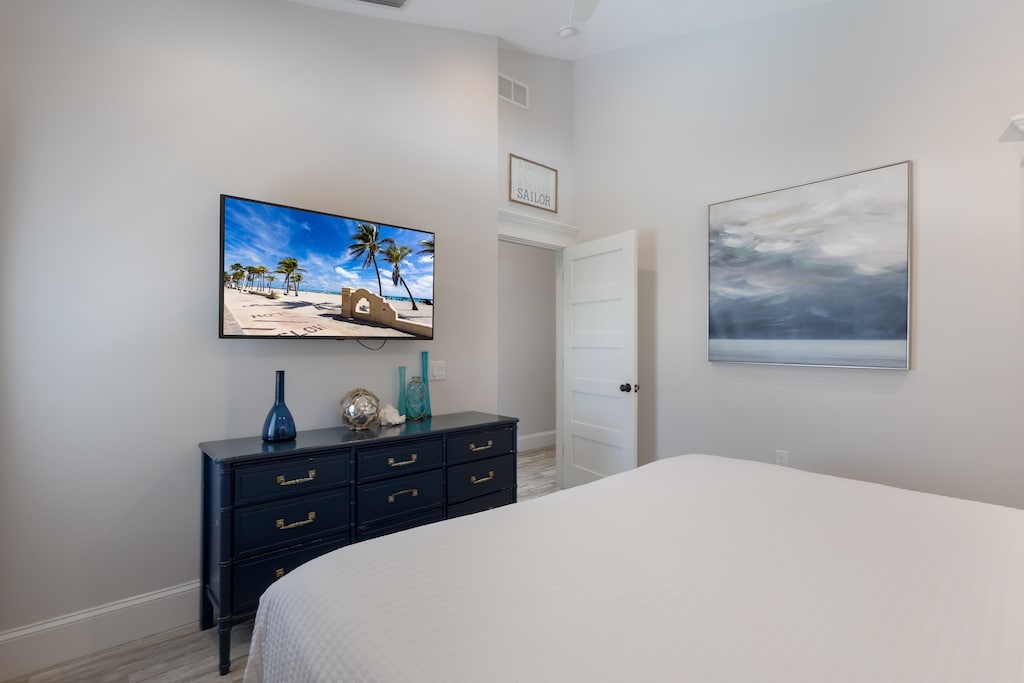 Primary Bedroom - King