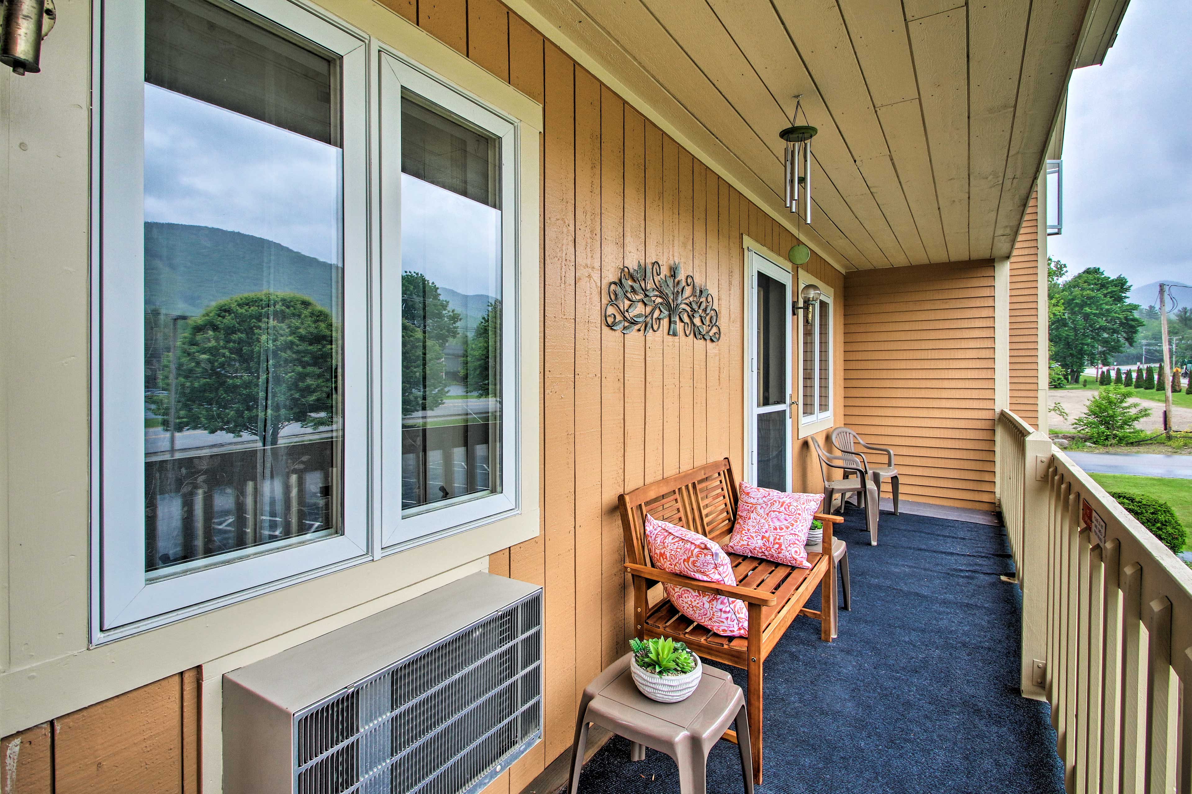 Property Image 2 - Cozy Condo w/ Mtn Views, Pool, Hot Tub, & Balcony!