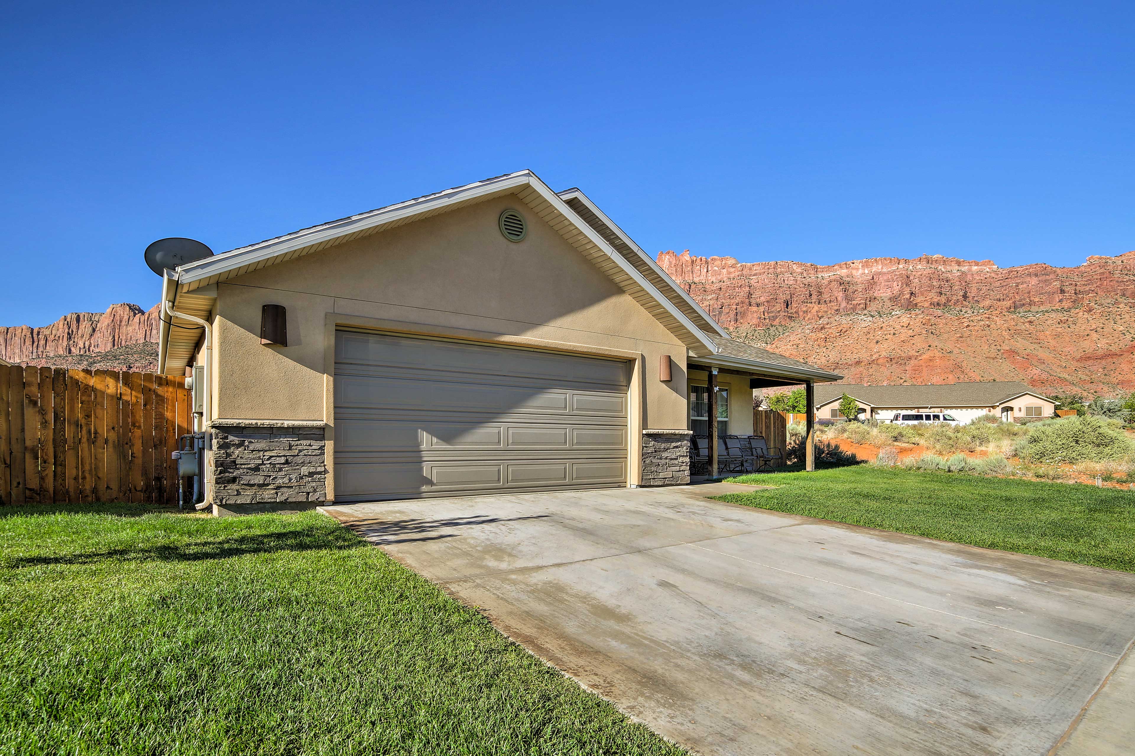 Property Image 1 - Mountain-View Moab Home w/ Pool & Hot Tub Access!