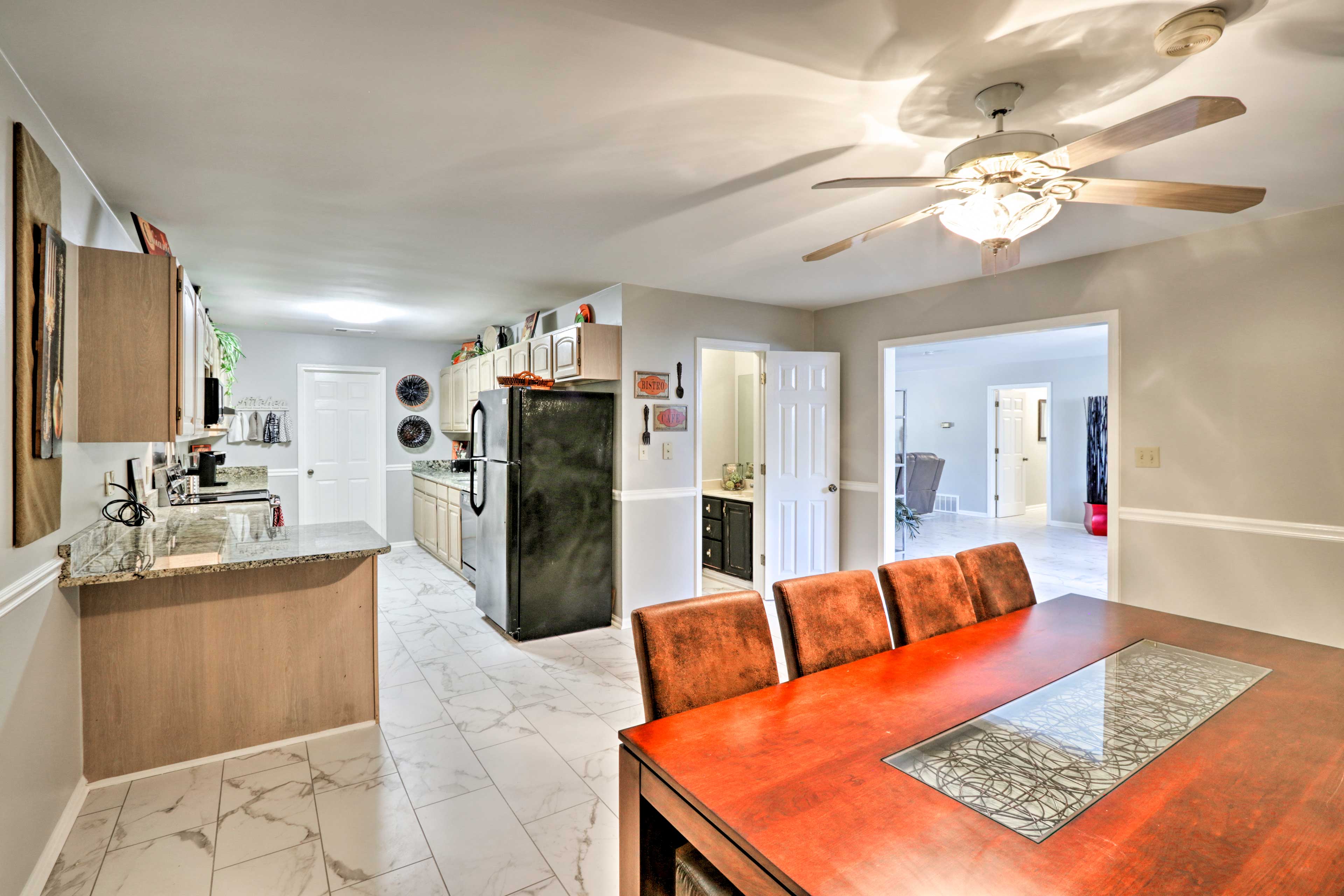 Quiet Memphis Home on 20 Acres: 10 Mi to Downtown!