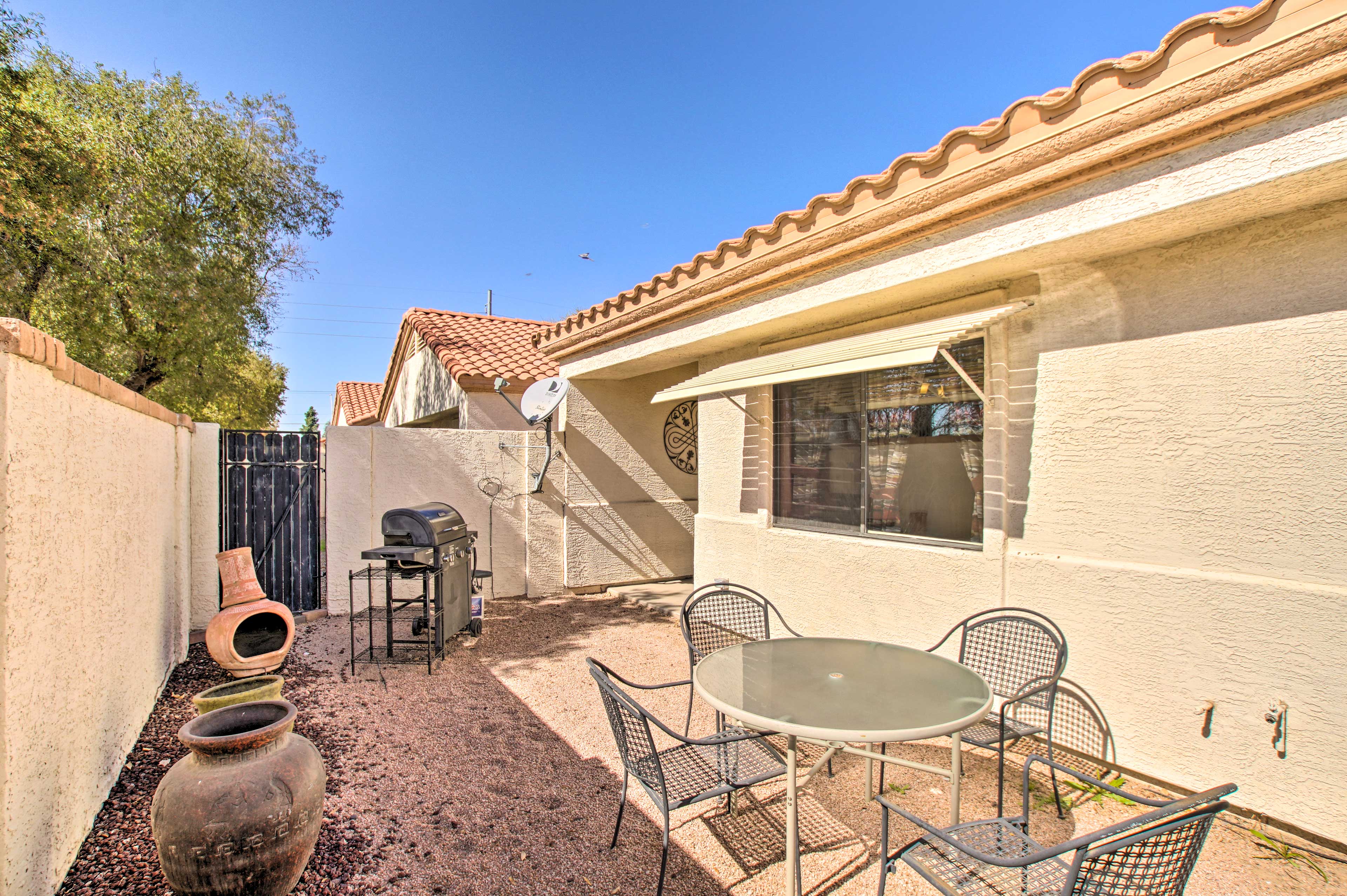 Property Image 2 - Mesa Townhouse Bordering Scottsdale and Tempe!