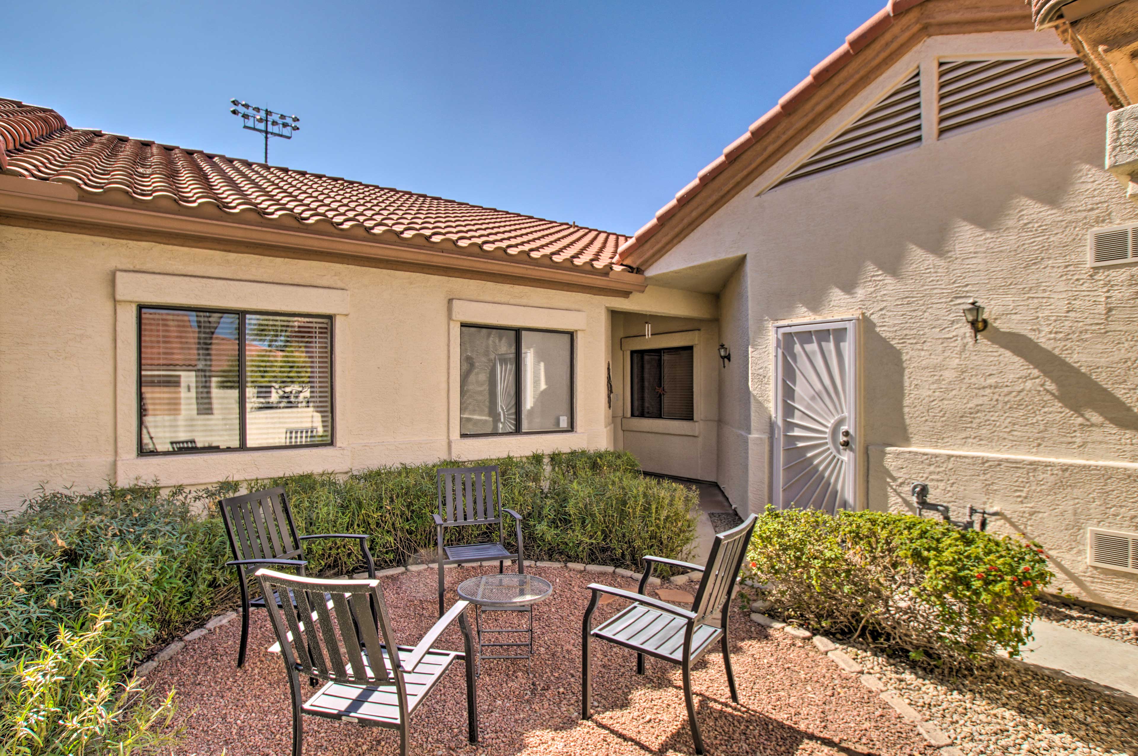 Property Image 1 - Mesa Townhouse Bordering Scottsdale and Tempe!