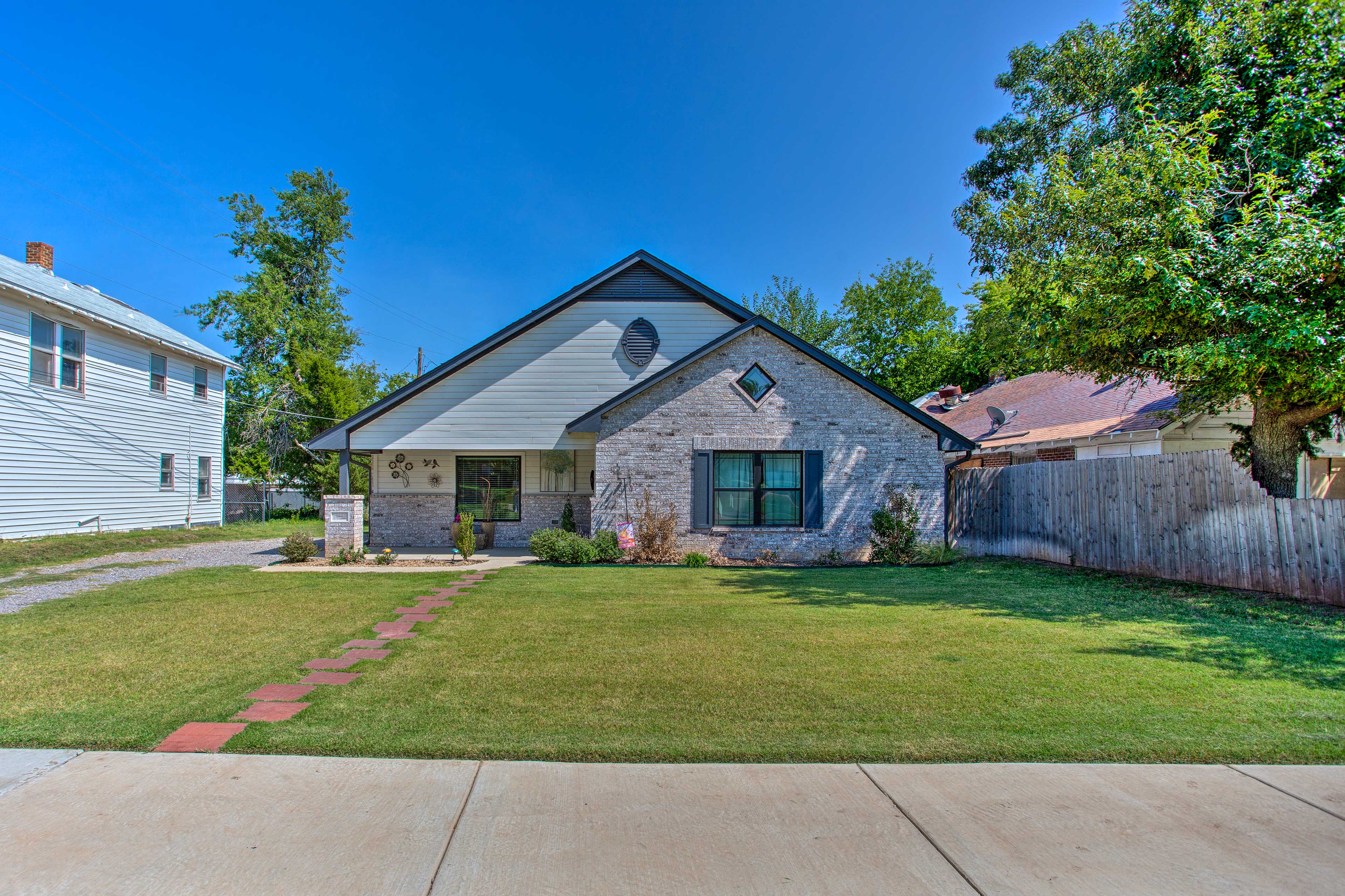 Modern OKC Retreat: Half-Mile to Plaza District!