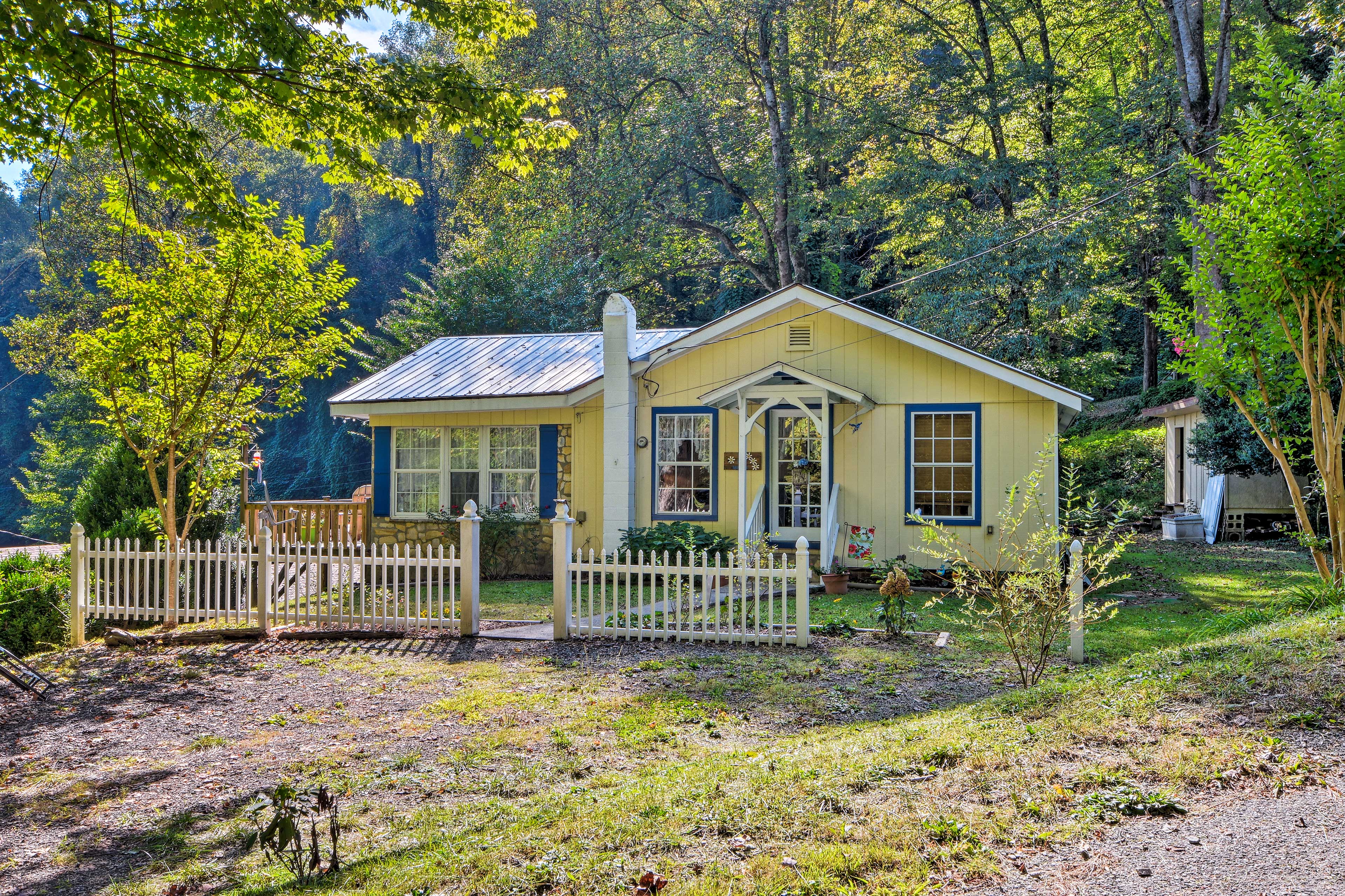 Property Image 1 - Mountain Cottage w/ Views Near Tail of the Dragon!