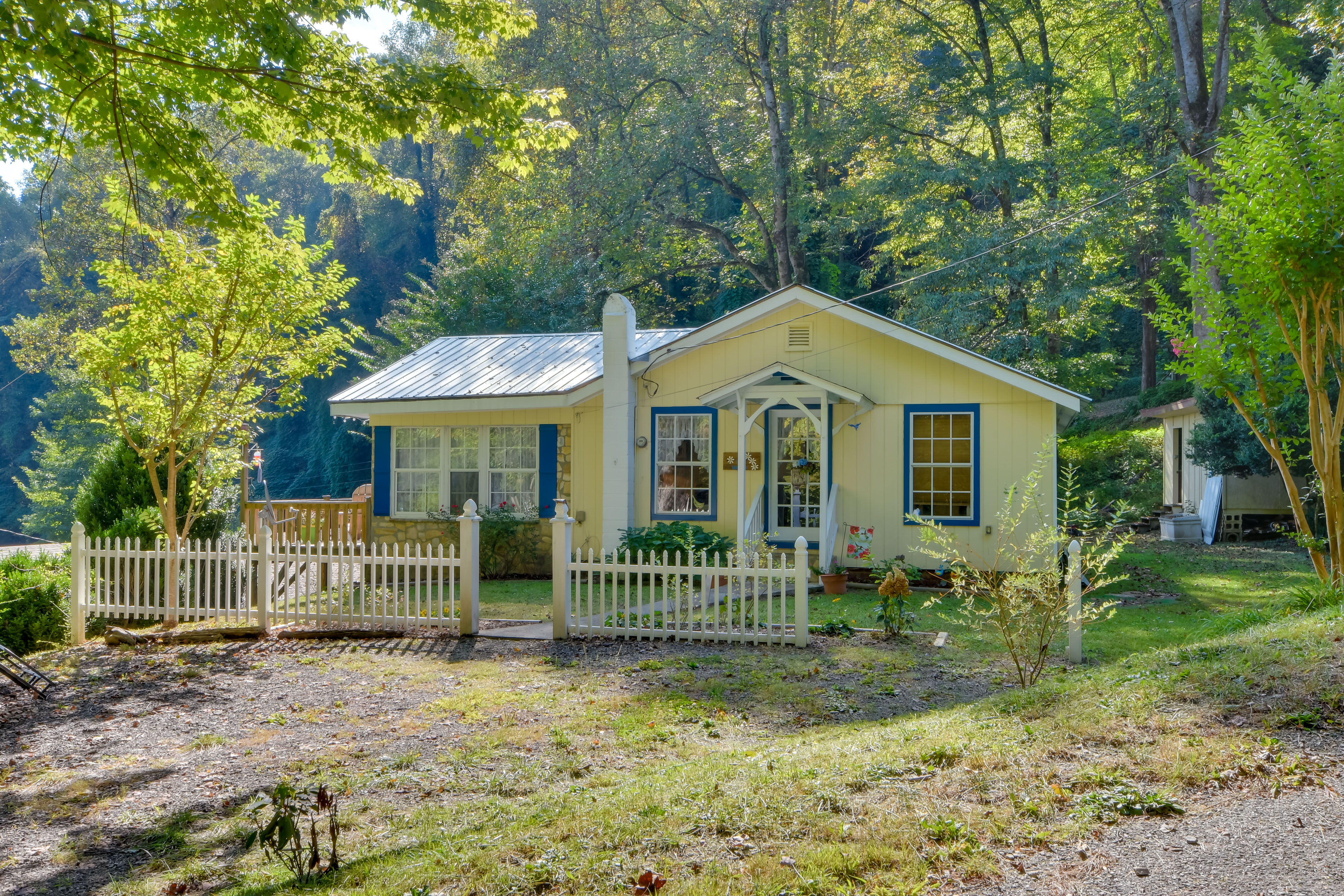 Mountain Cottage w/ Views Near Tail of the Dragon!