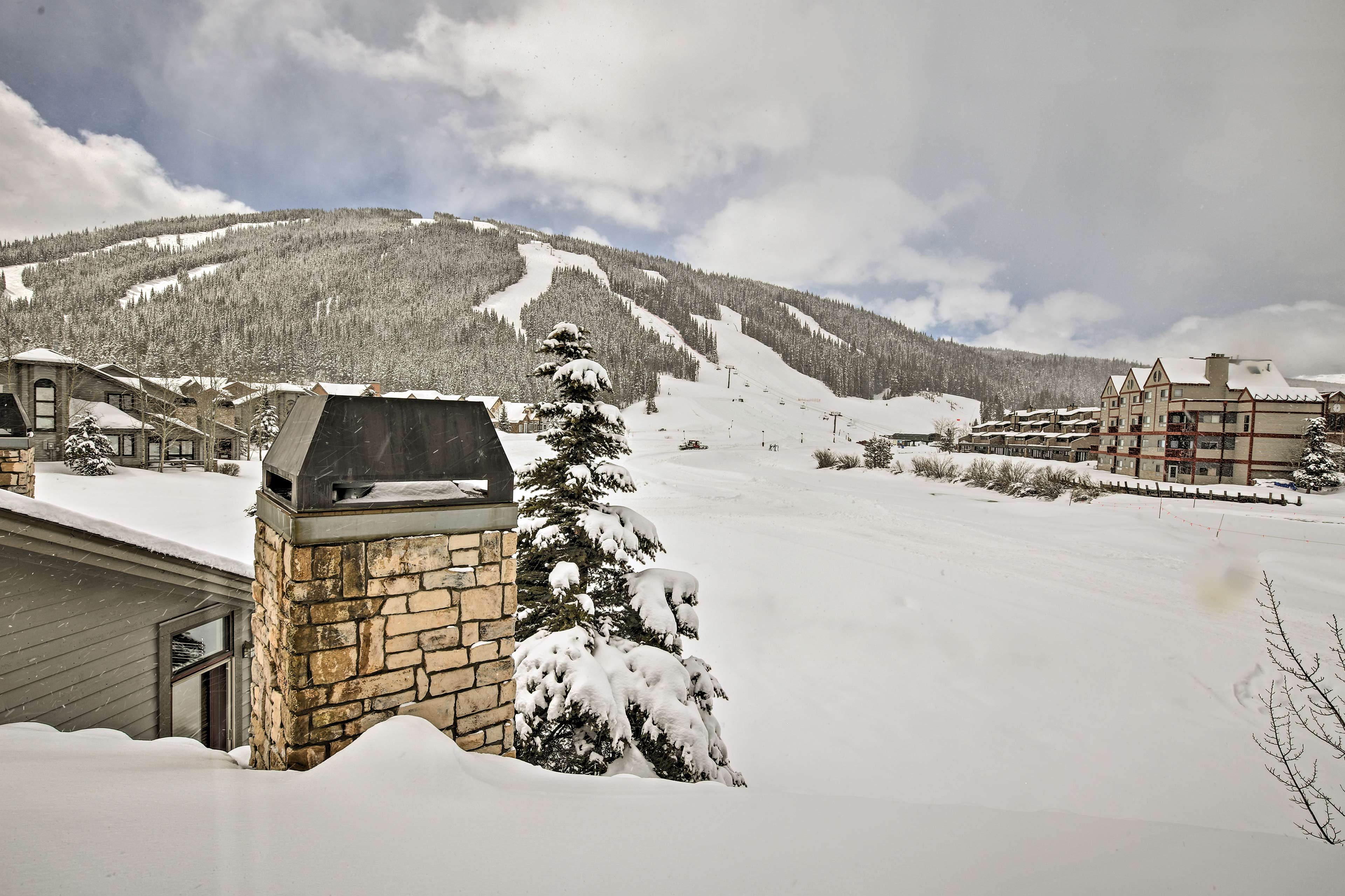 Property Image 2 - Copper Mountain Home w/ Hot Tub: Walk to Ski Lift!