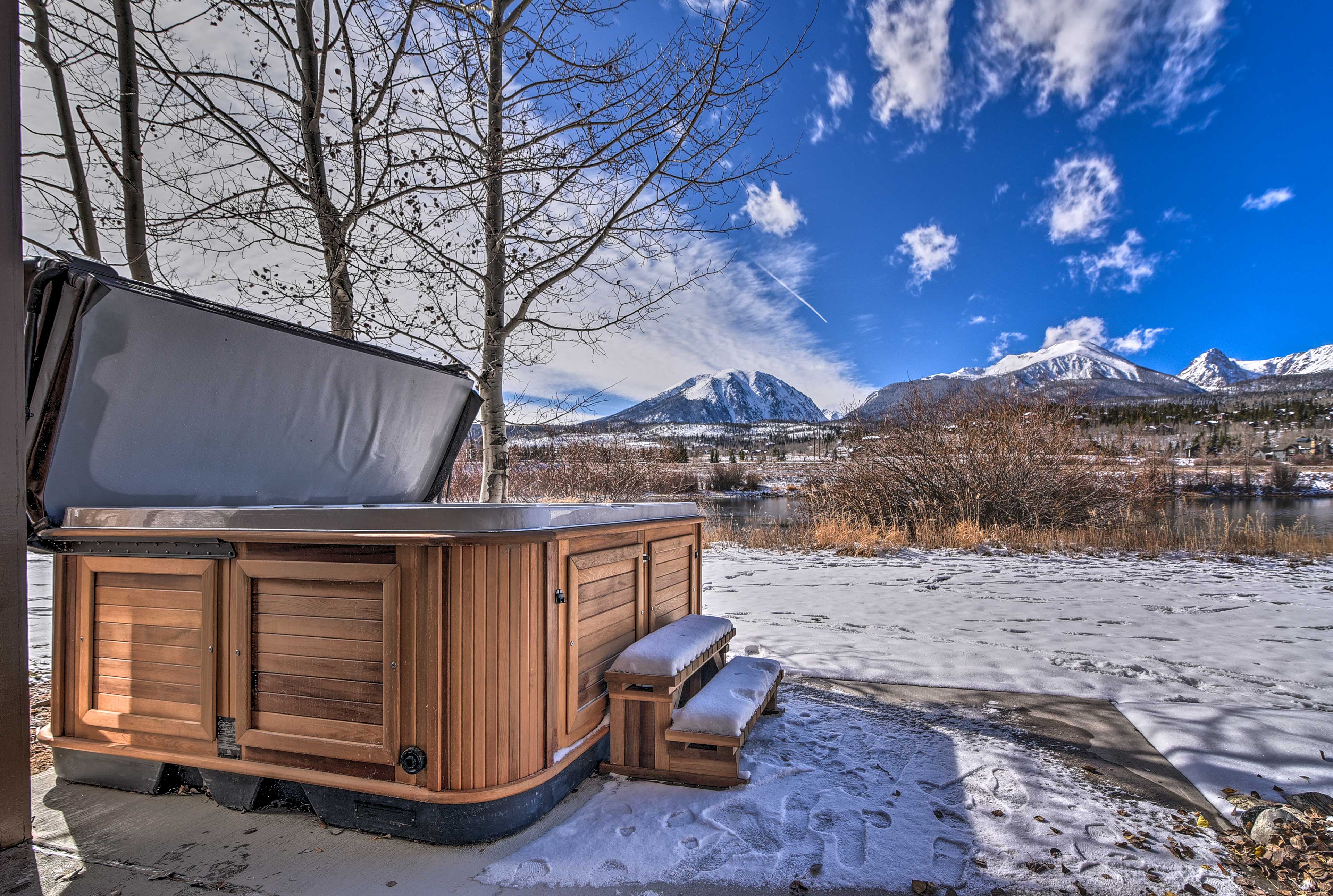 Property Image 1 - Silverthorne Waterfront Home: Hot Tub & Mtn View!