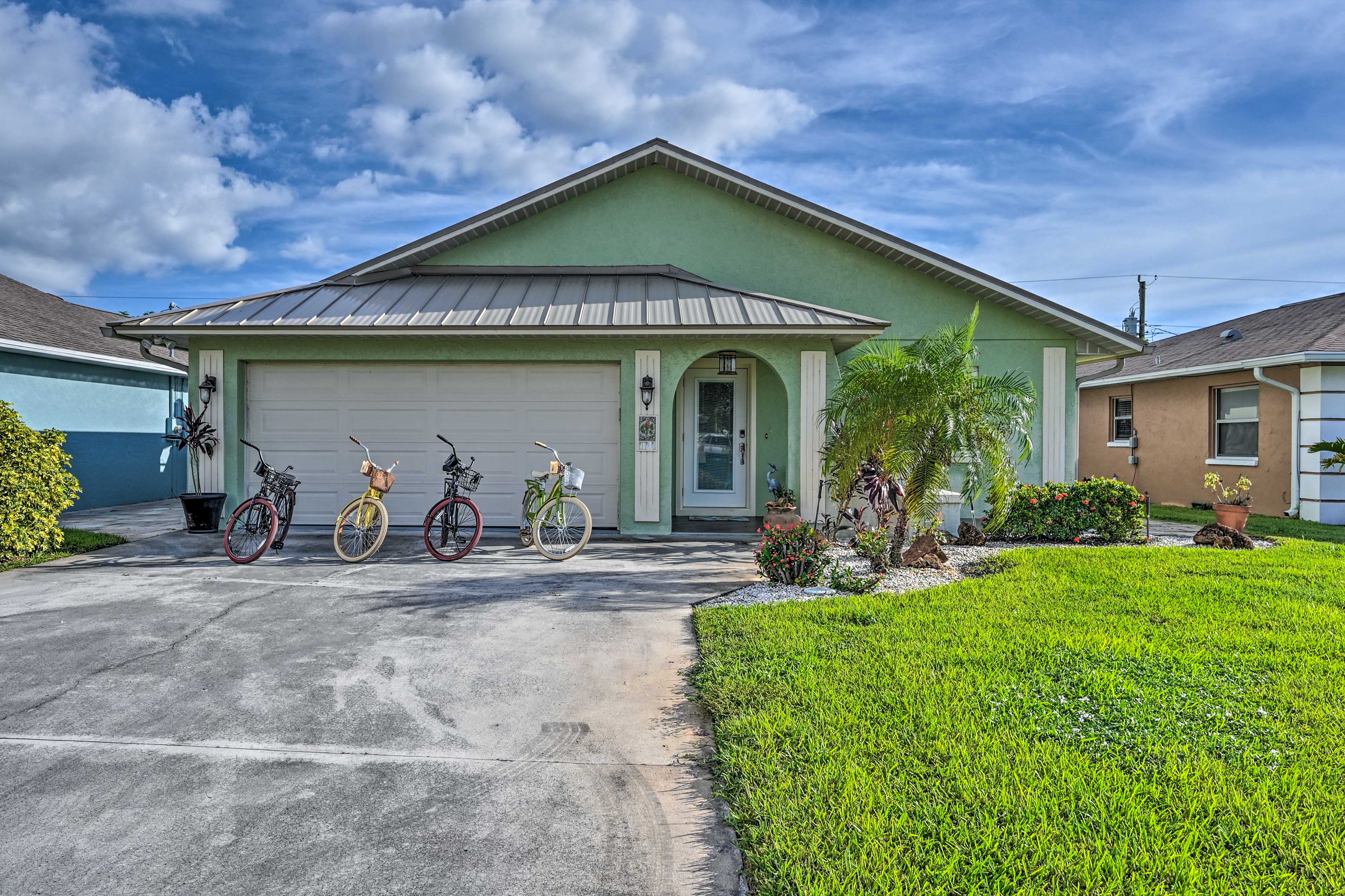 Property Image 2 - Naples Paradise w/ Grill, 1 Mi to Vanderbilt Beach