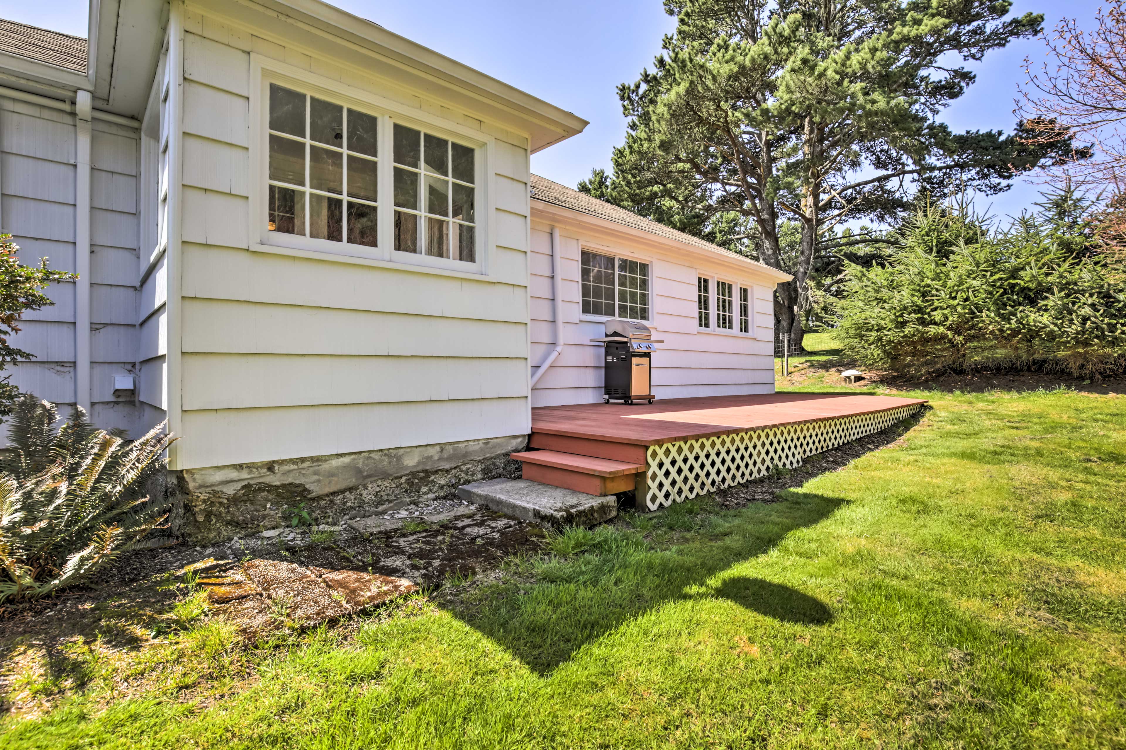 Property Image 2 - ’Salty Dog Cottage’ in Netarts w/ Deck