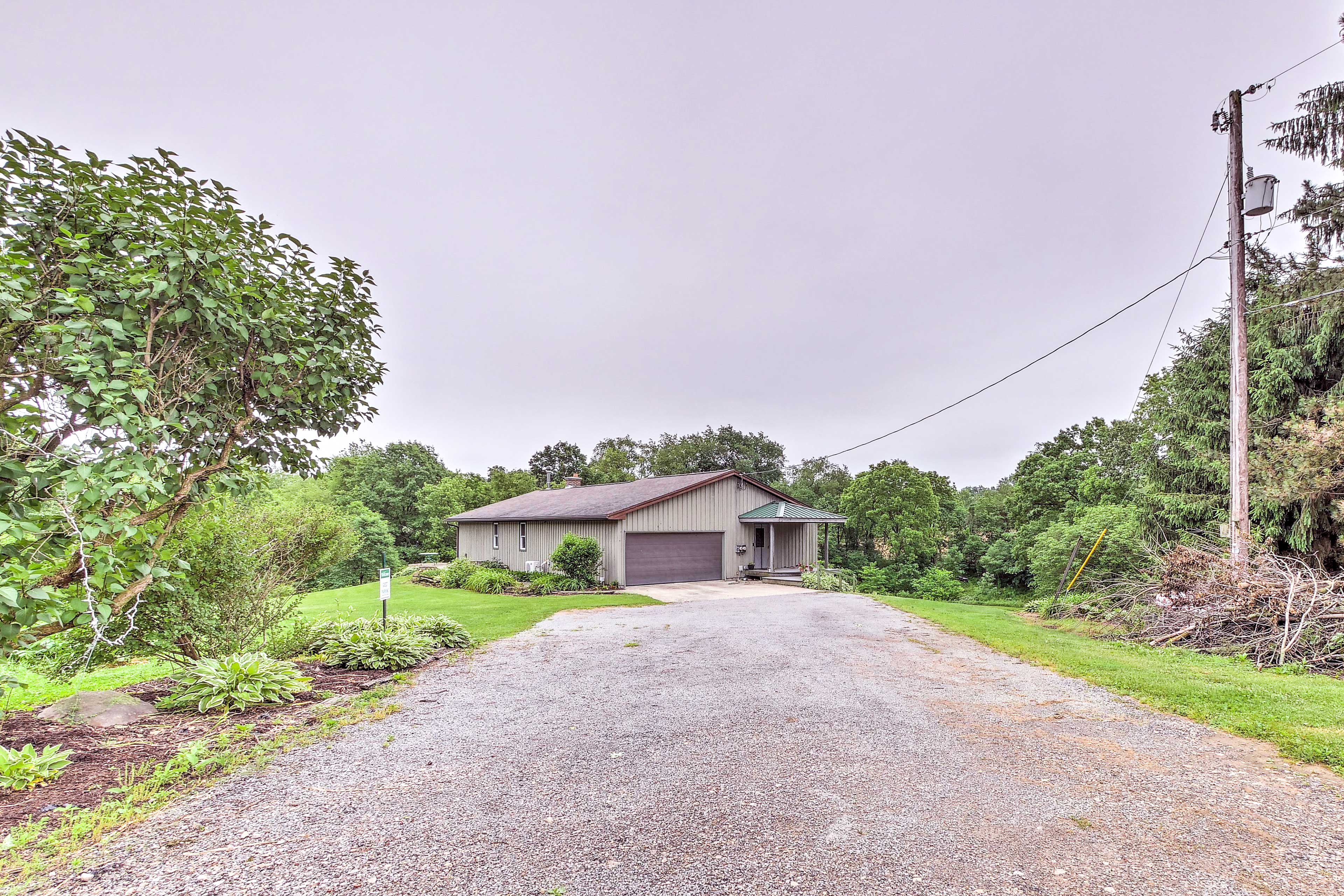 Property Image 1 - ’Mimi’s Place’ ~ Ohio Countryside Duplex w/ Deck