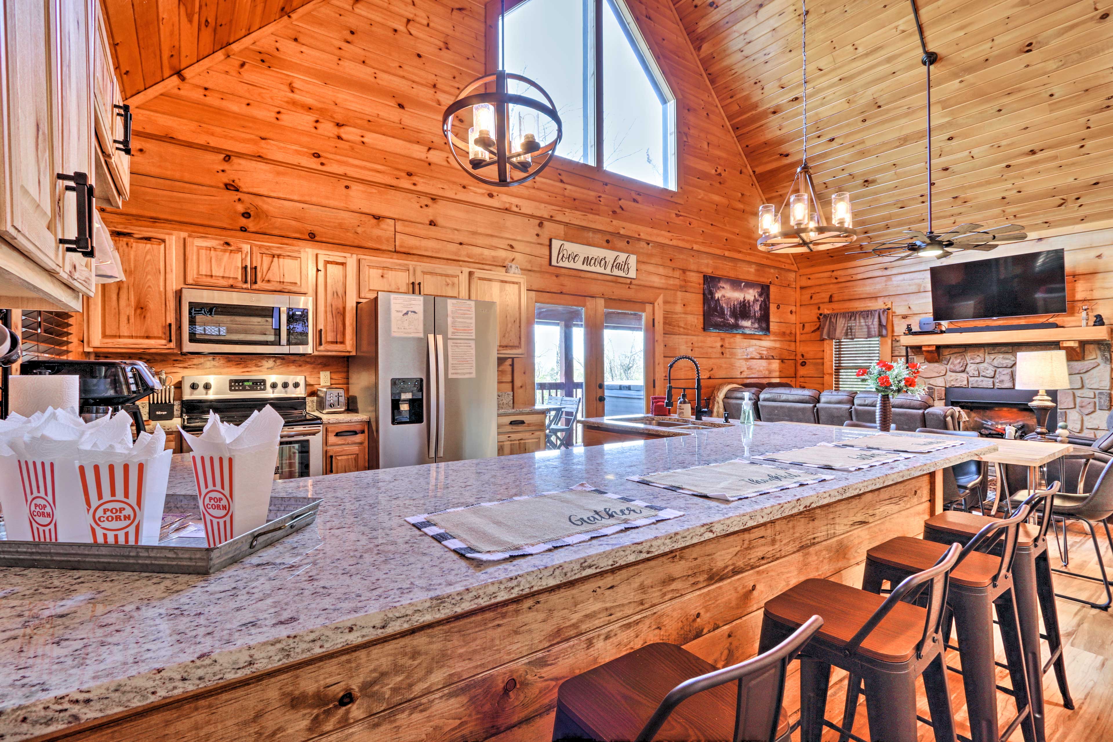 Property Image 1 - ’Star Lite’ Cabin: Hot Tub, Deck & Pool Table