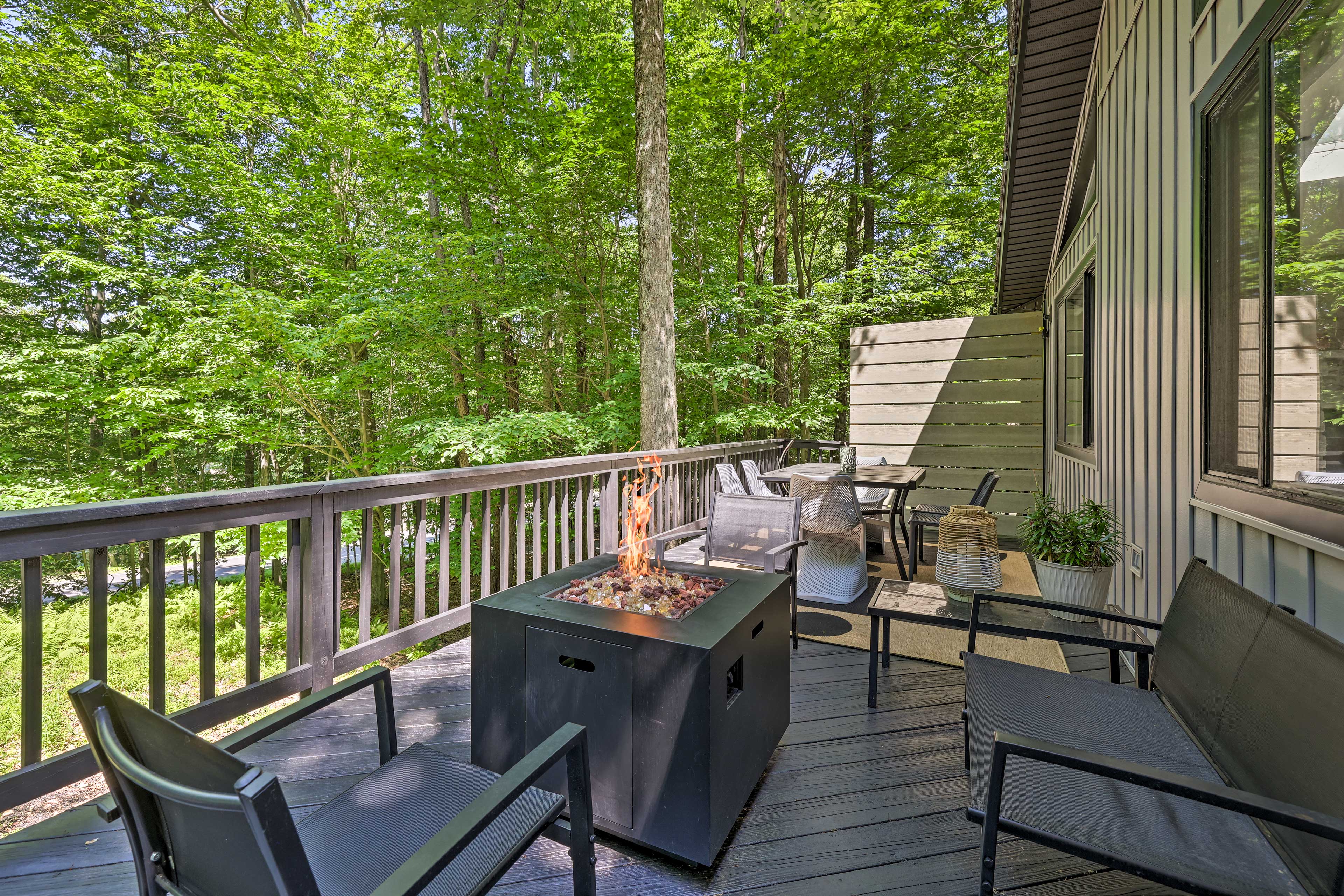 Property Image 2 - ’Sweetfern’ Gouldsboro Cabin: Deck + Lake Access