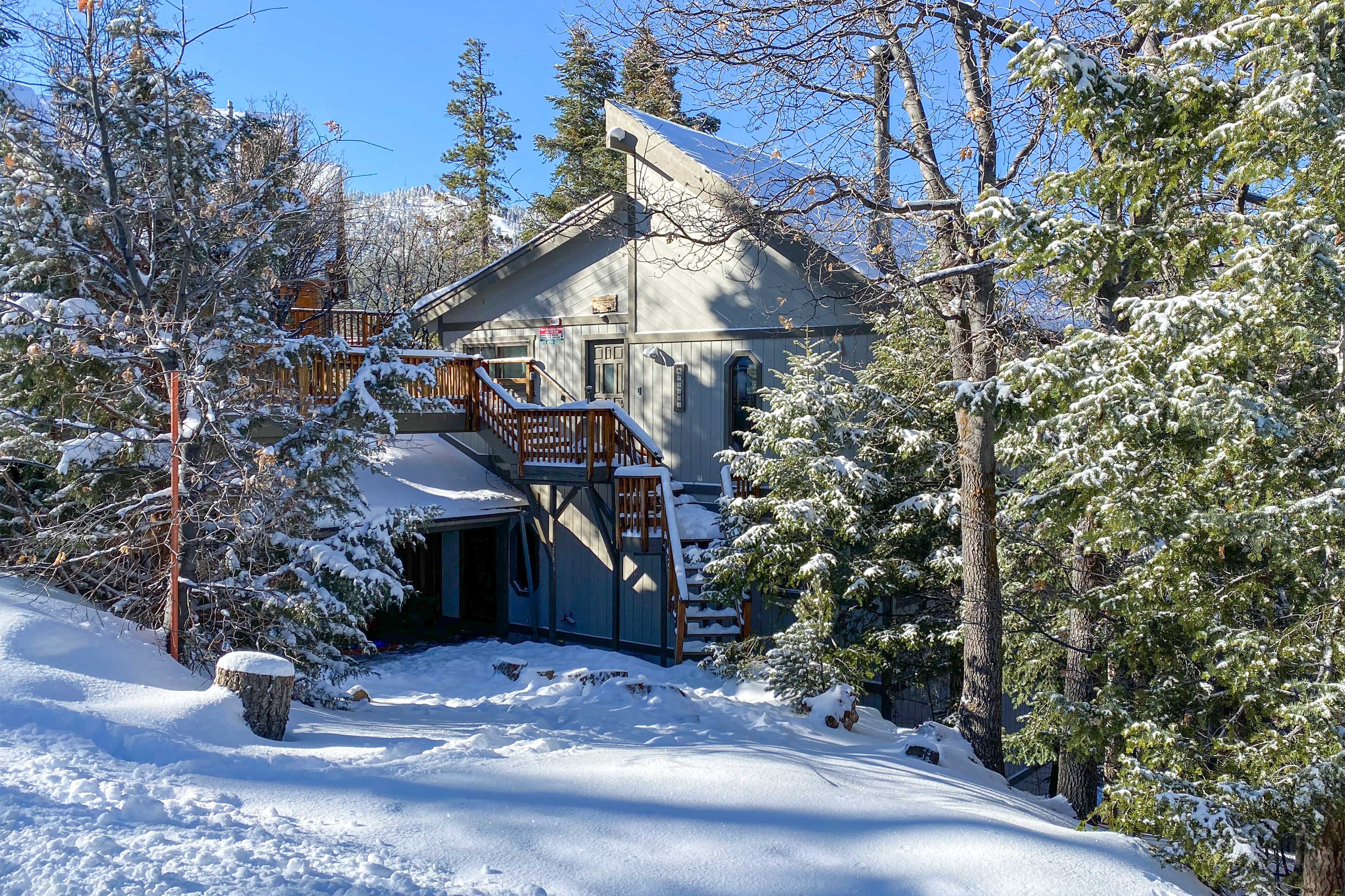 Property Image 2 - Cozy Cabin w/ Views - 1 Mi to Bear Mountain!