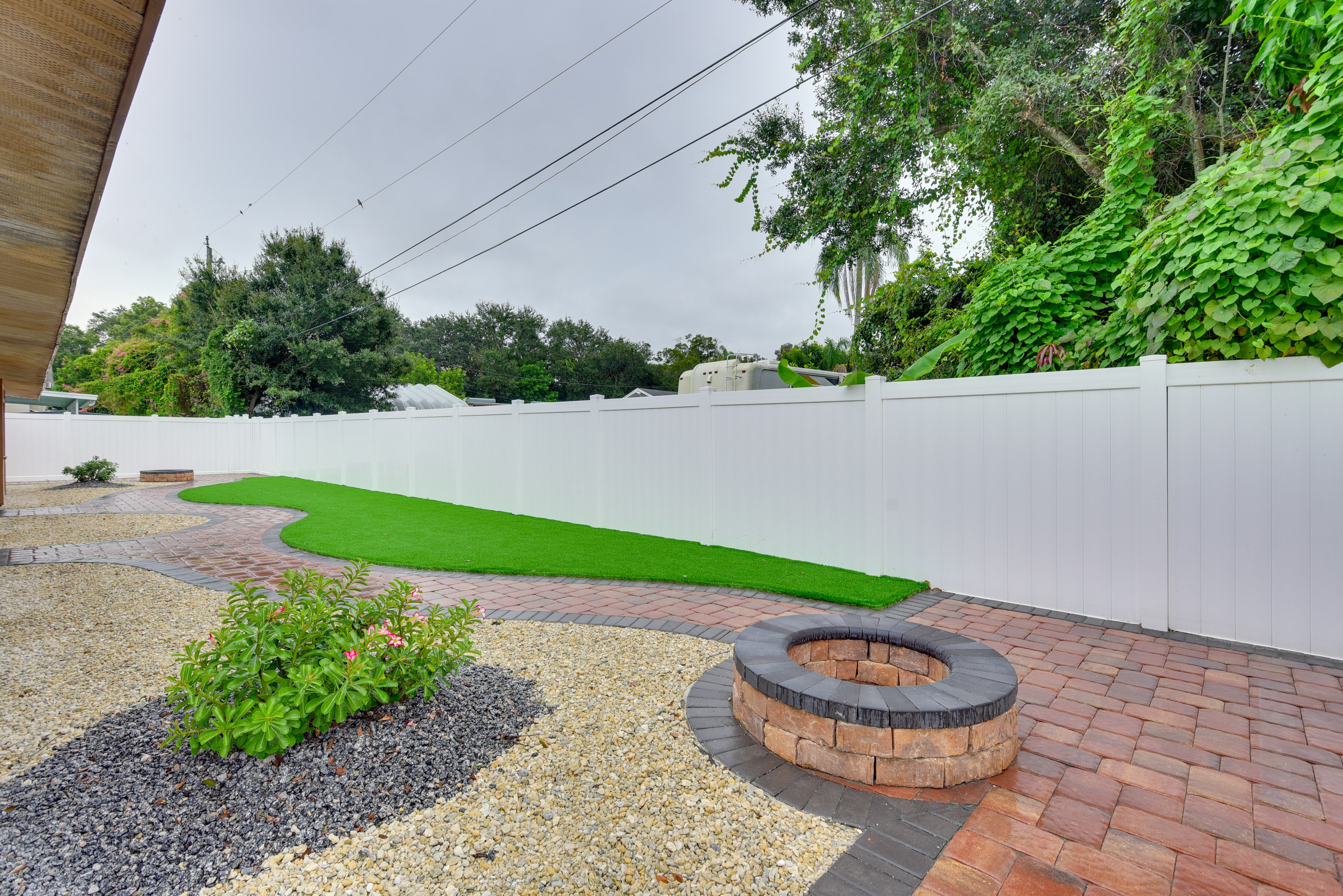 10 Mi to Coquina Beach: Spacious Bradenton Duplex