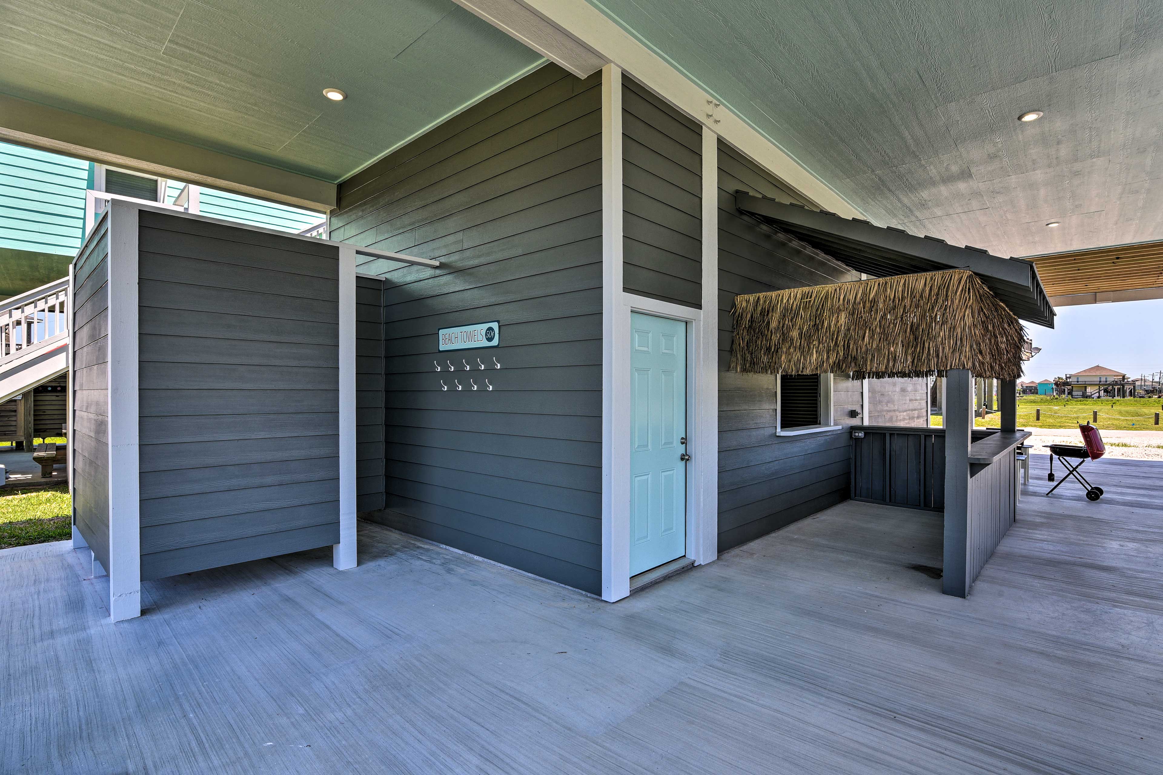 Steps to Coast: Bolivar Peninsula Beach House!