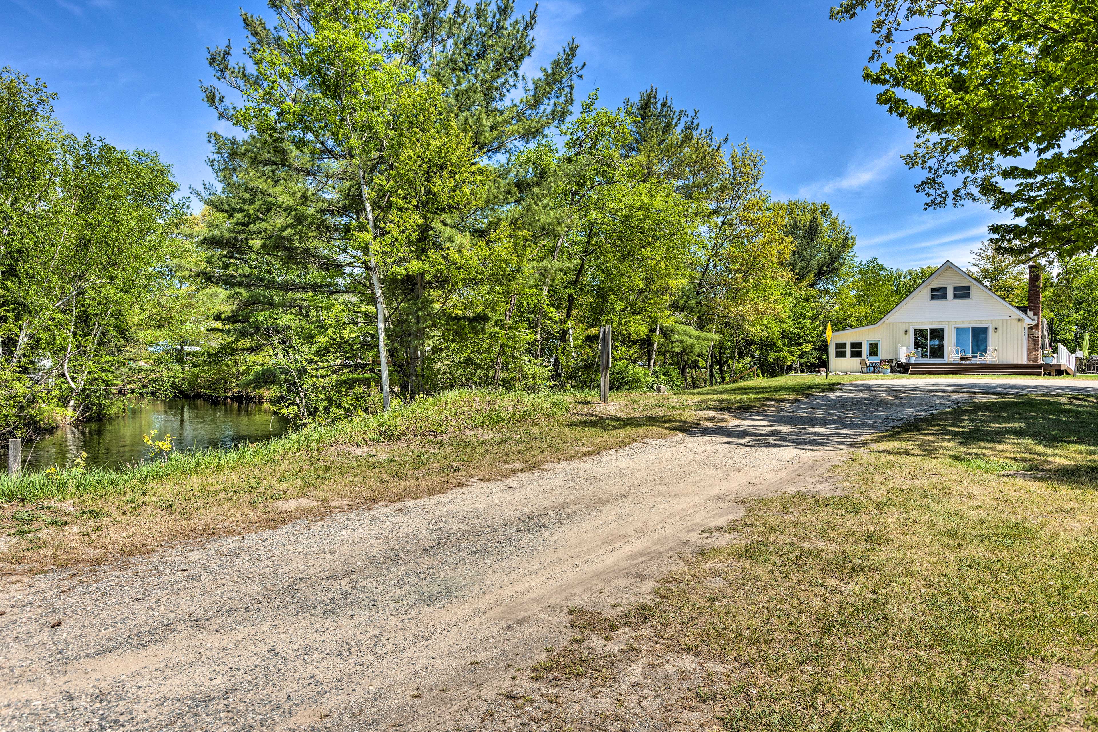 Property Image 2 - Breezy Silver Lake Getaway: Fishing Dock, Grill!