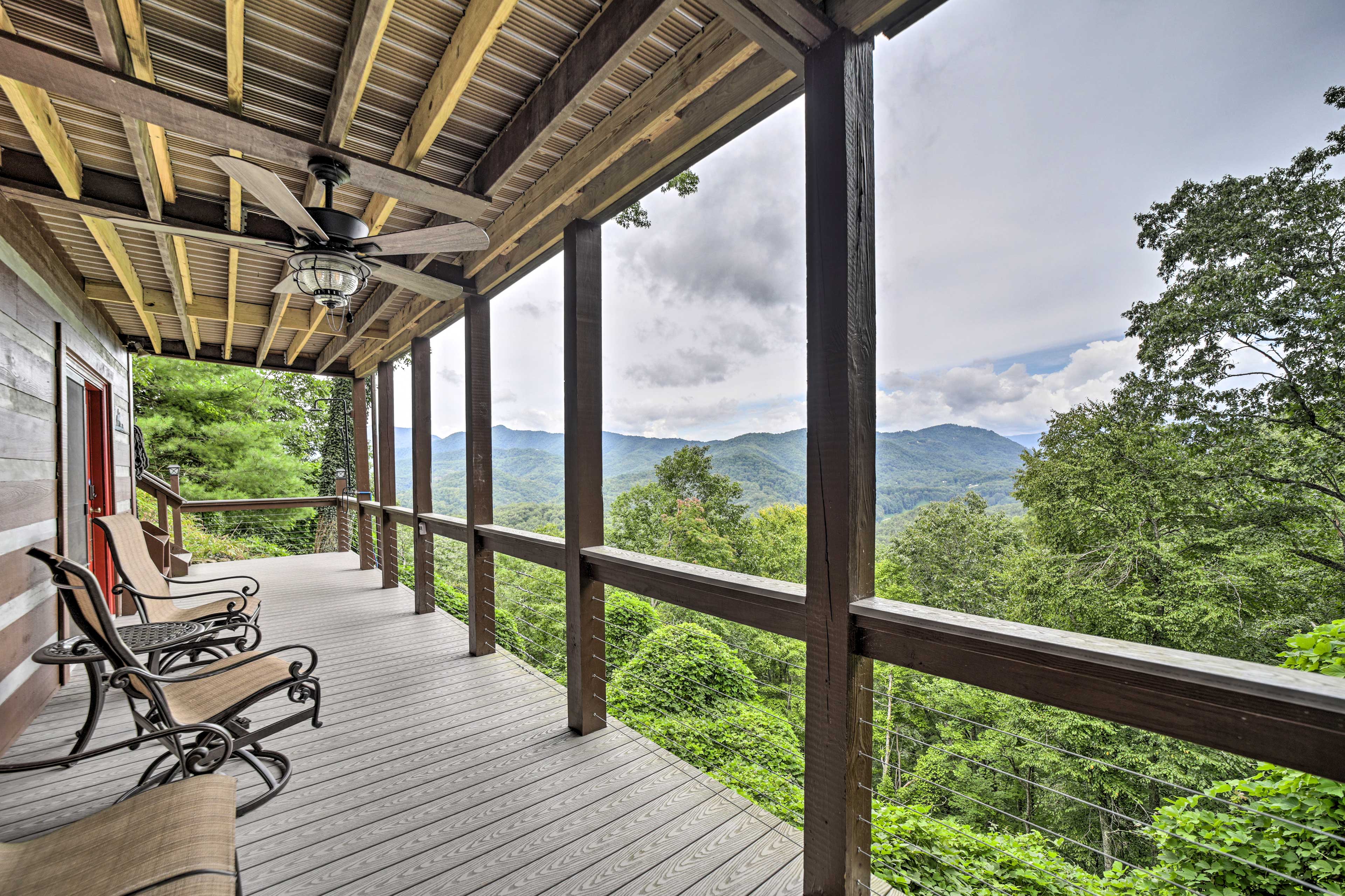 Property Image 1 - Bryson City Cabin w/ Hot Tub ~ 10 Mi to Dtwn!