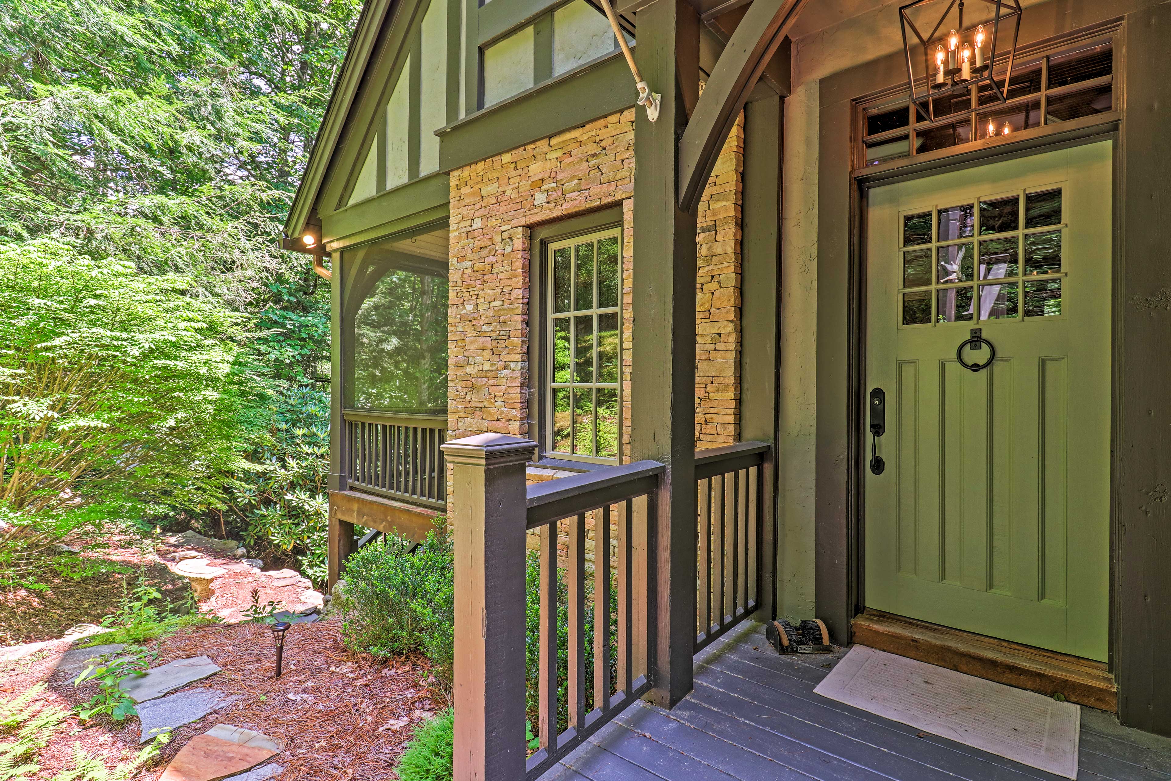 Charming Cashiers Cottage w/ Screened Porch!