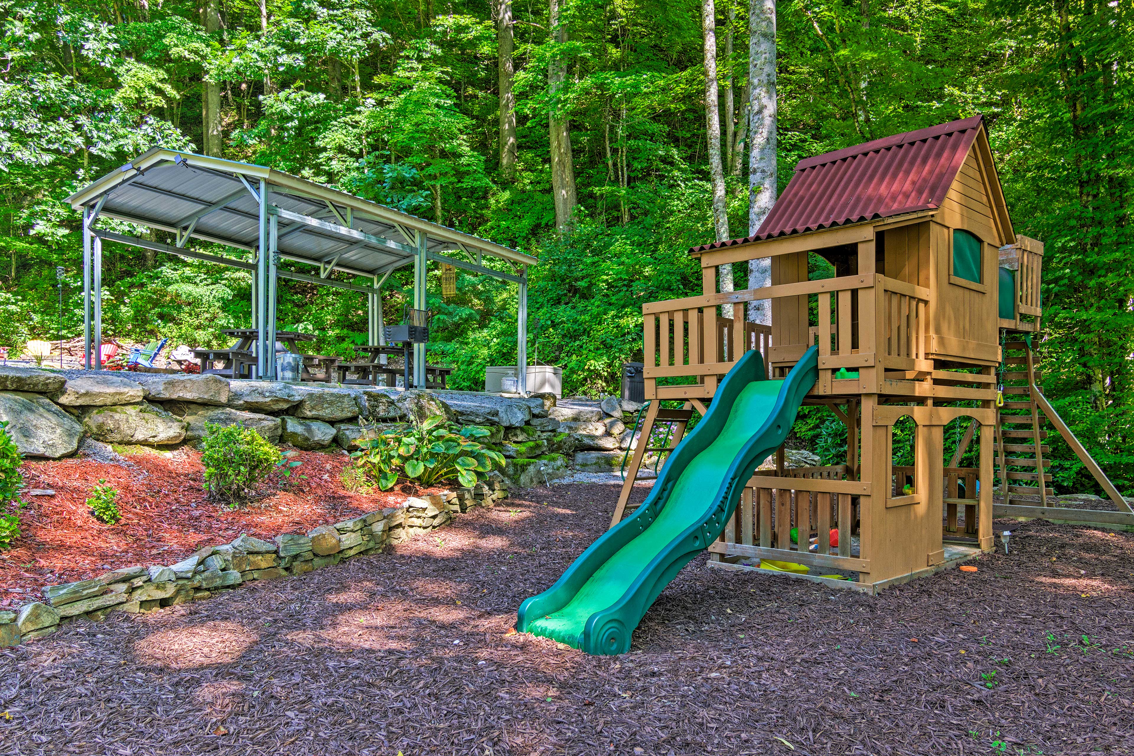 Property Image 1 - Clyde Cabin Hideaway: Porch & Grill