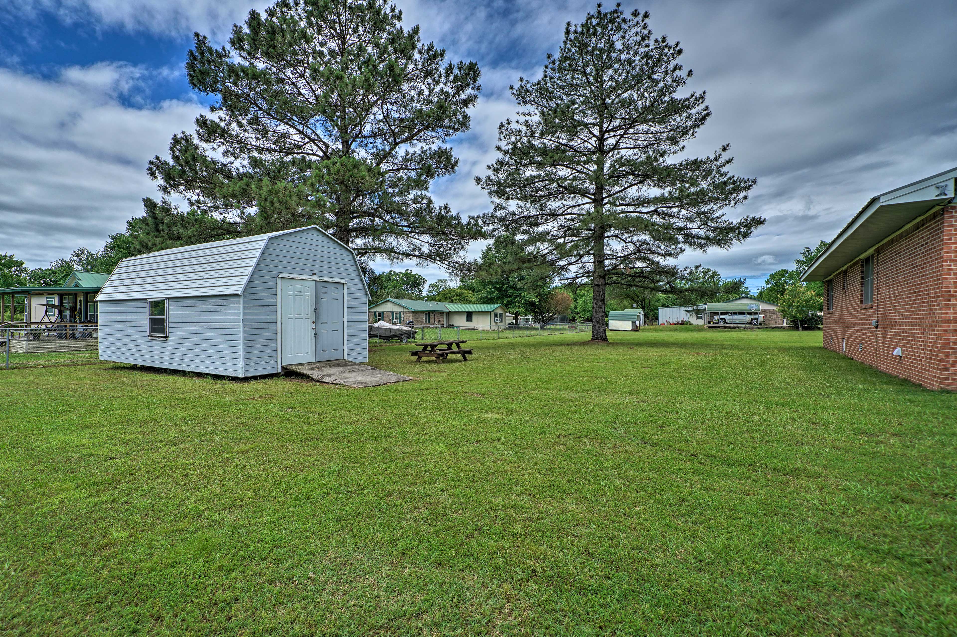 Charming Clayton Home ~ 4 Mi to Sardis Lake!