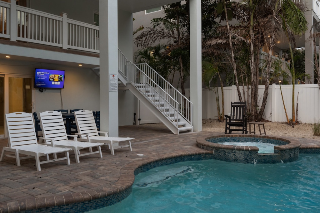 Poolside Loungers, Private Spa