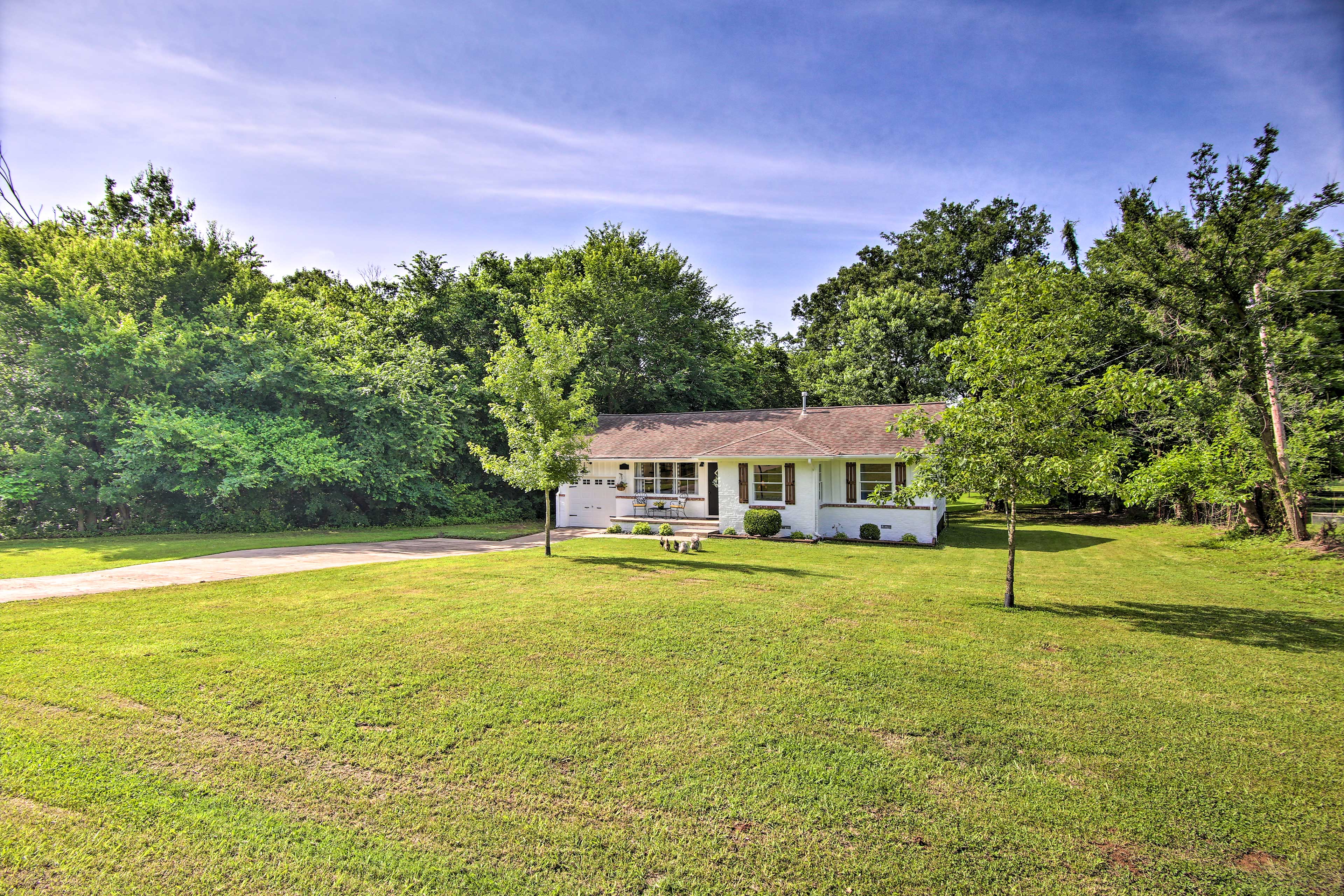 Property Image 2 - Charming Country Cottage: 5 Mi to Downtown Tulsa!