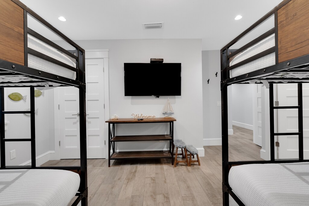 Fifth Bedroom, Two Full/Full Bunks