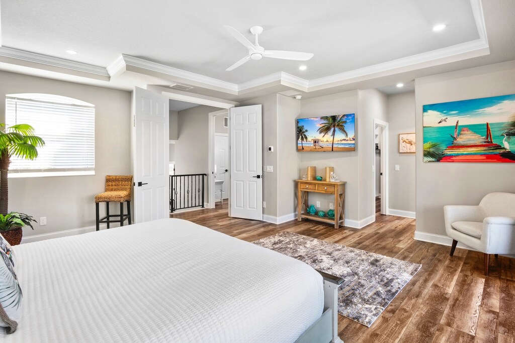 Primary Bedroom, King