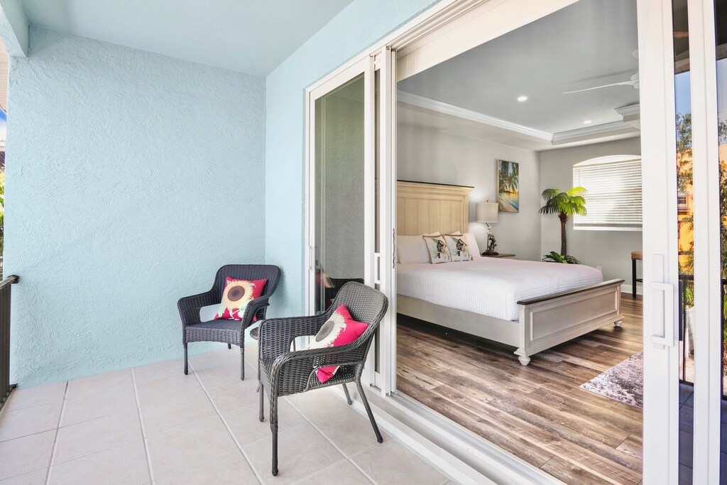 Primary Bedroom, Balcony