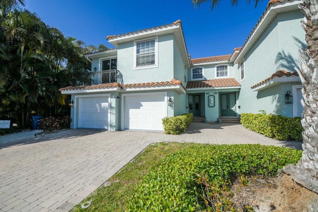 Tarpon Villa by Siesta Key Luxury Rental Properties