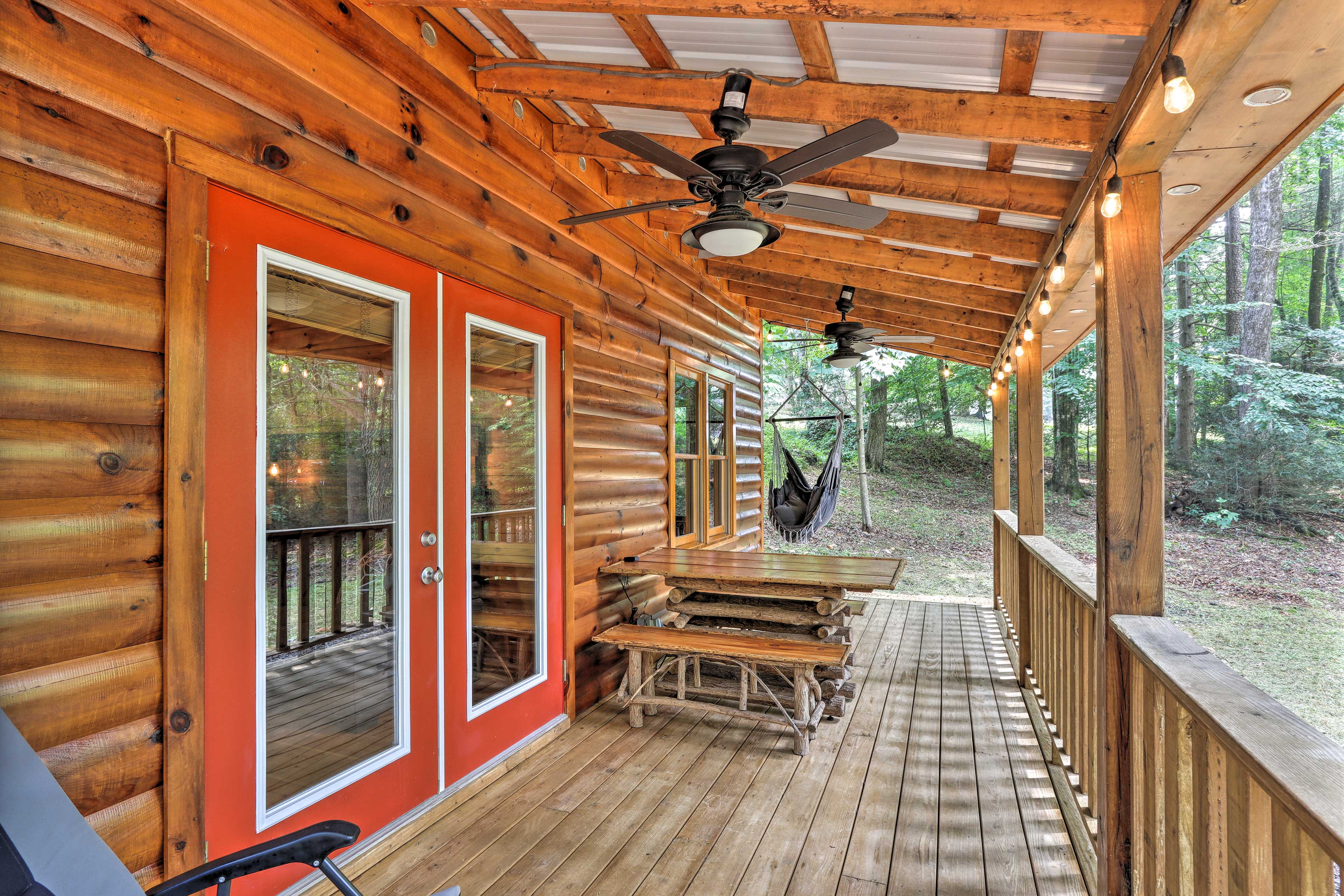 Property Image 1 - Charming Murphy Cabin w/ Porch - Near Hiking!