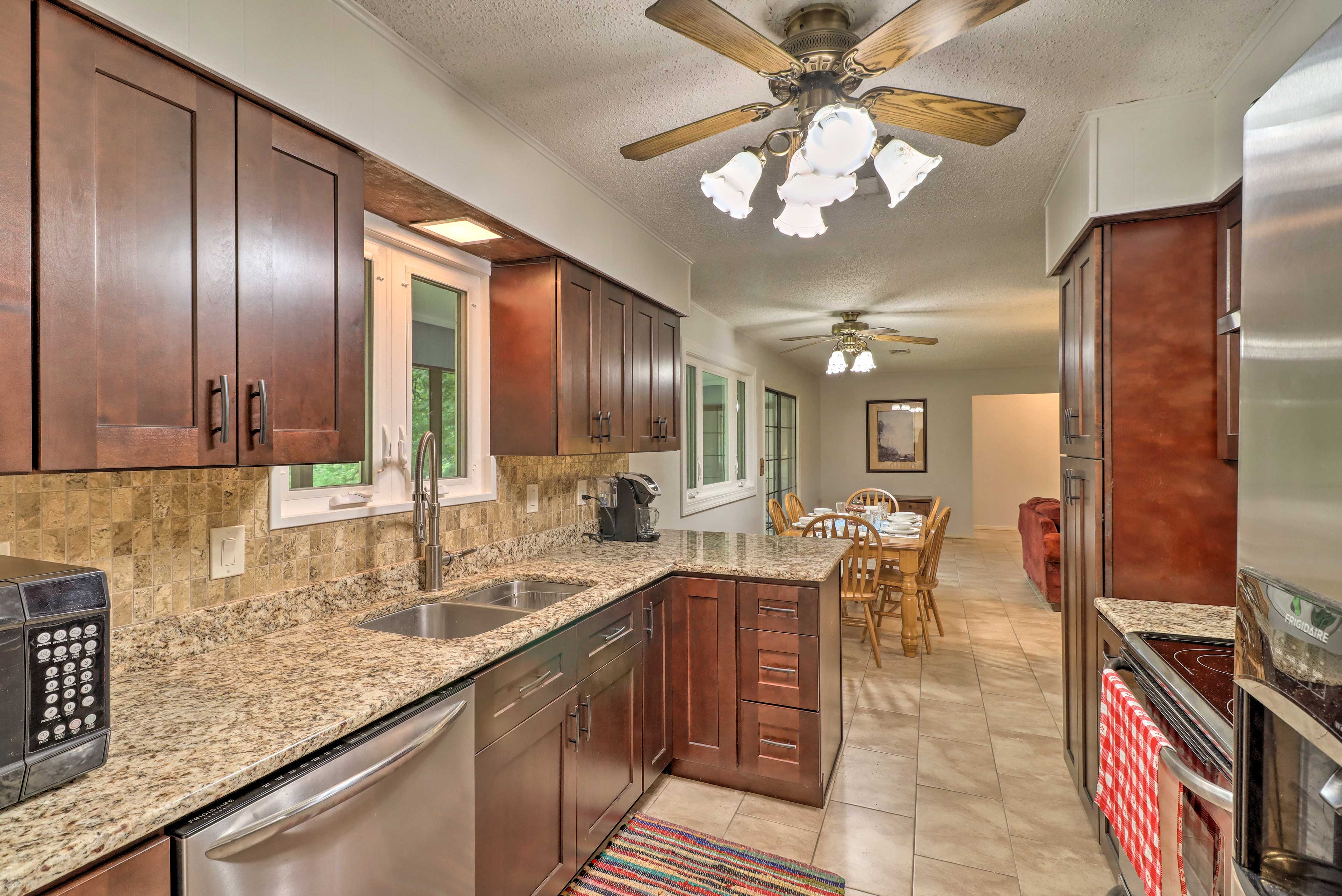 Norfork Getaway: Walk in White River Access!