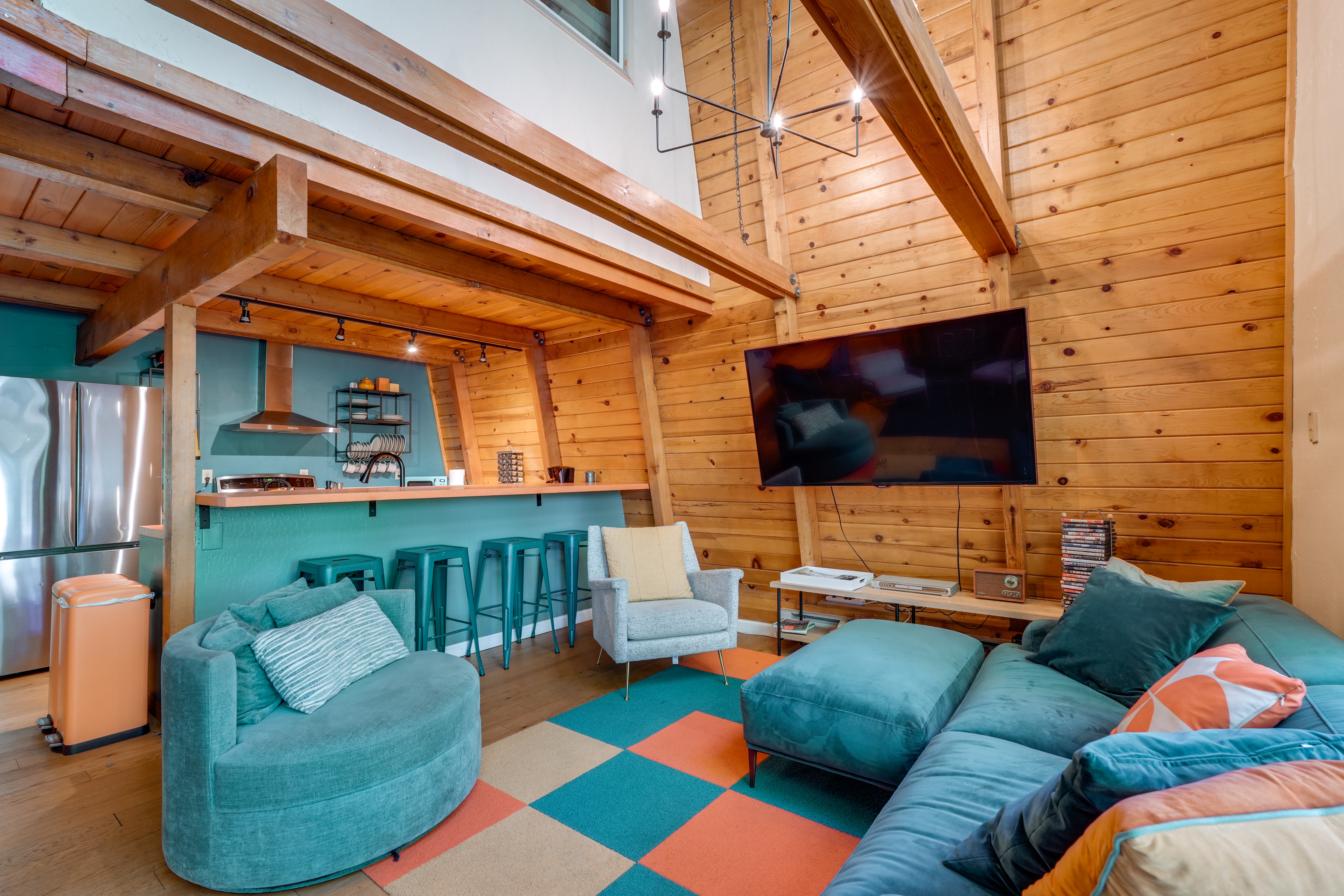 Charming Pinecrest Cabin w/ Private Deck