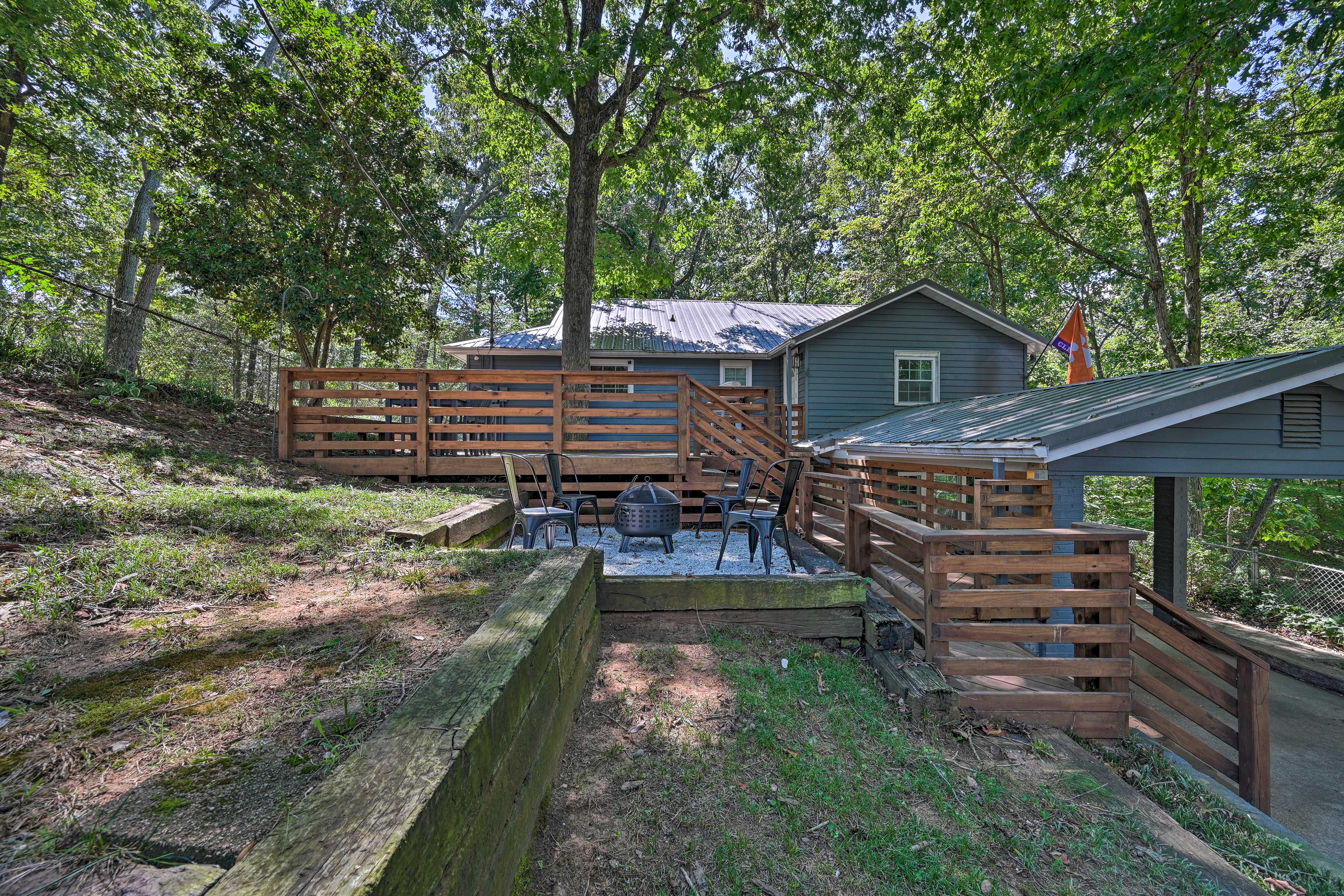 Chic House w/ Private Dock on Lake Hartwell!