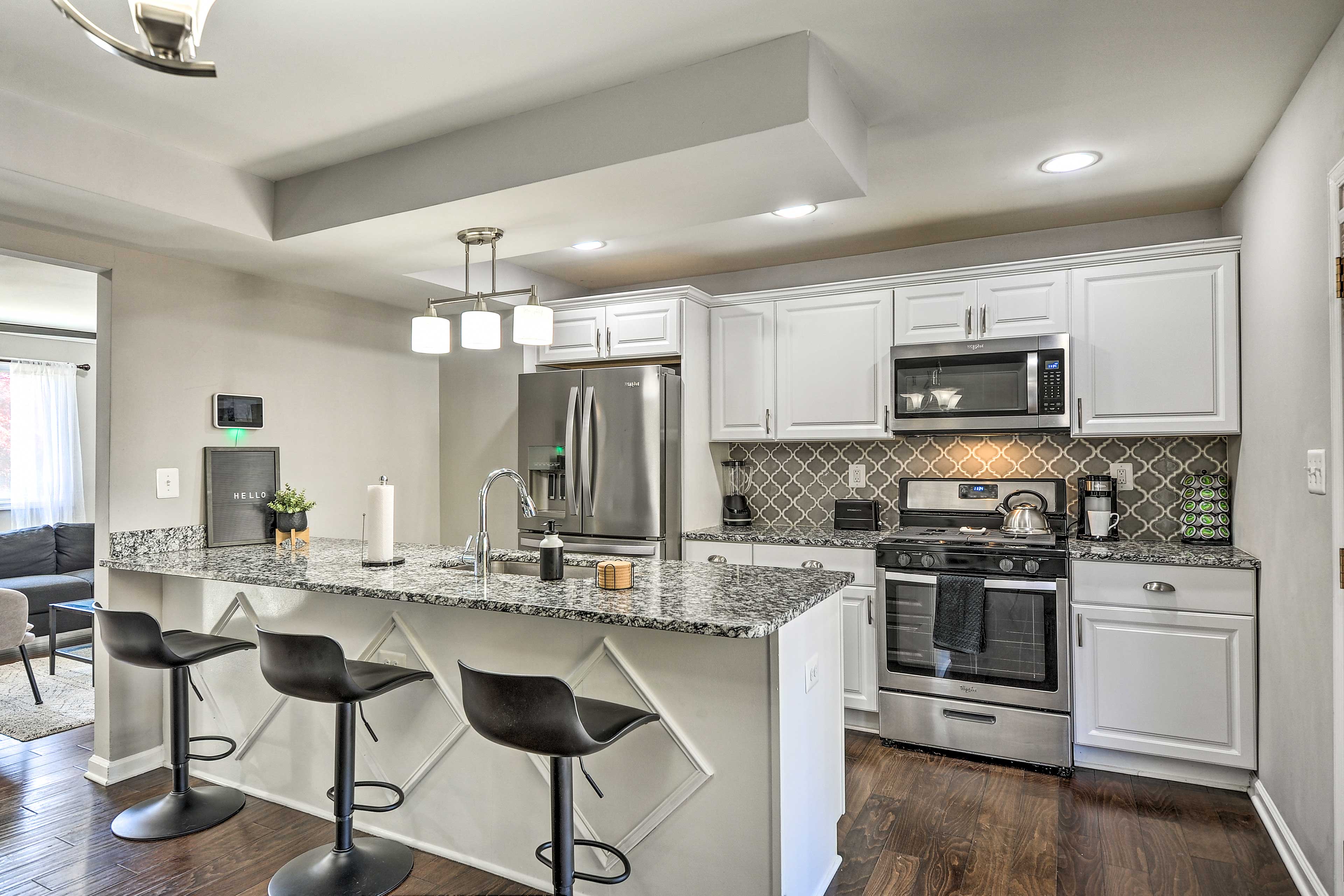 Chic Townhome w/ Deck: 6 Mi to Dtwn Baltimore