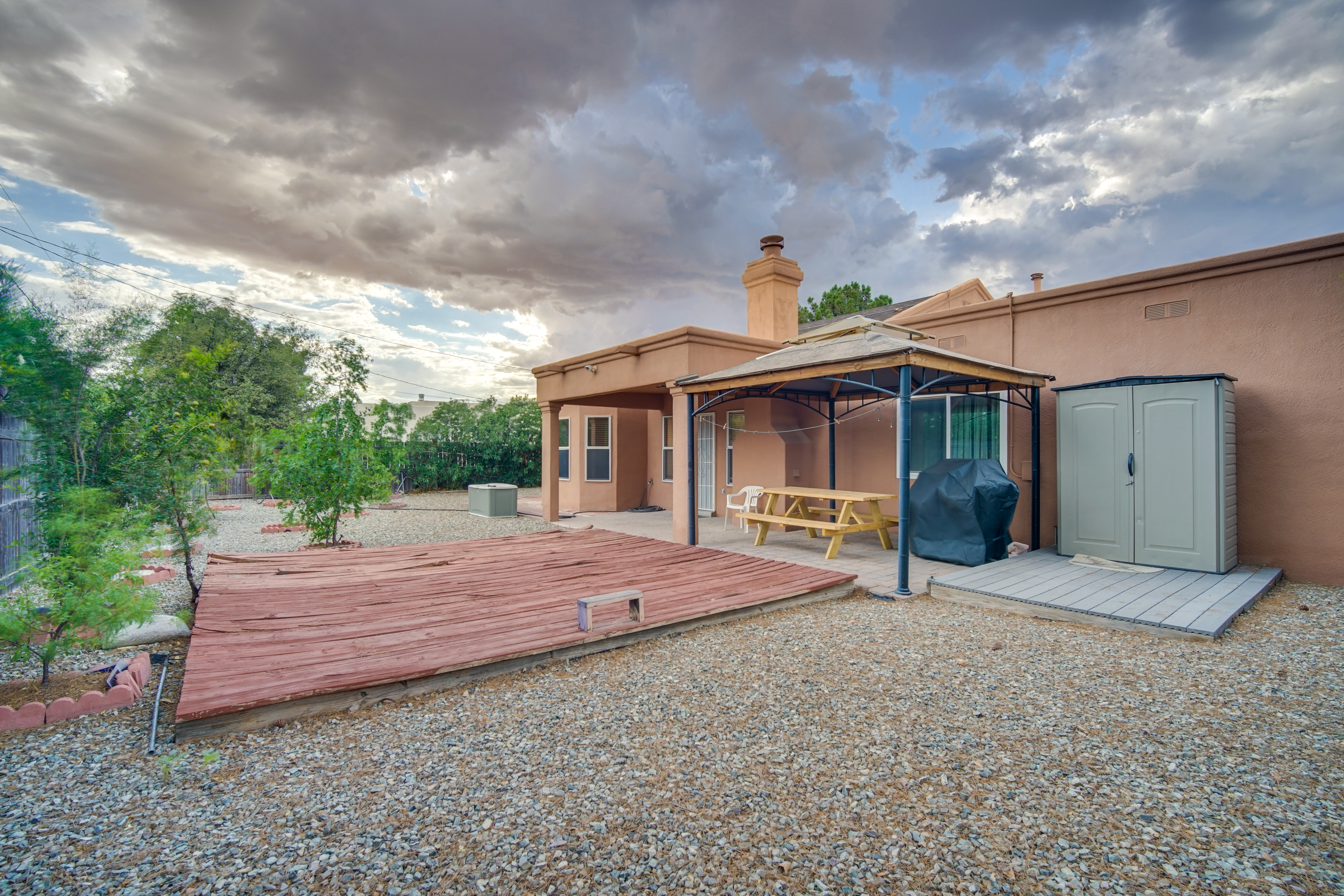 Convenient Las Cruces Home w/ Patio & Grill!