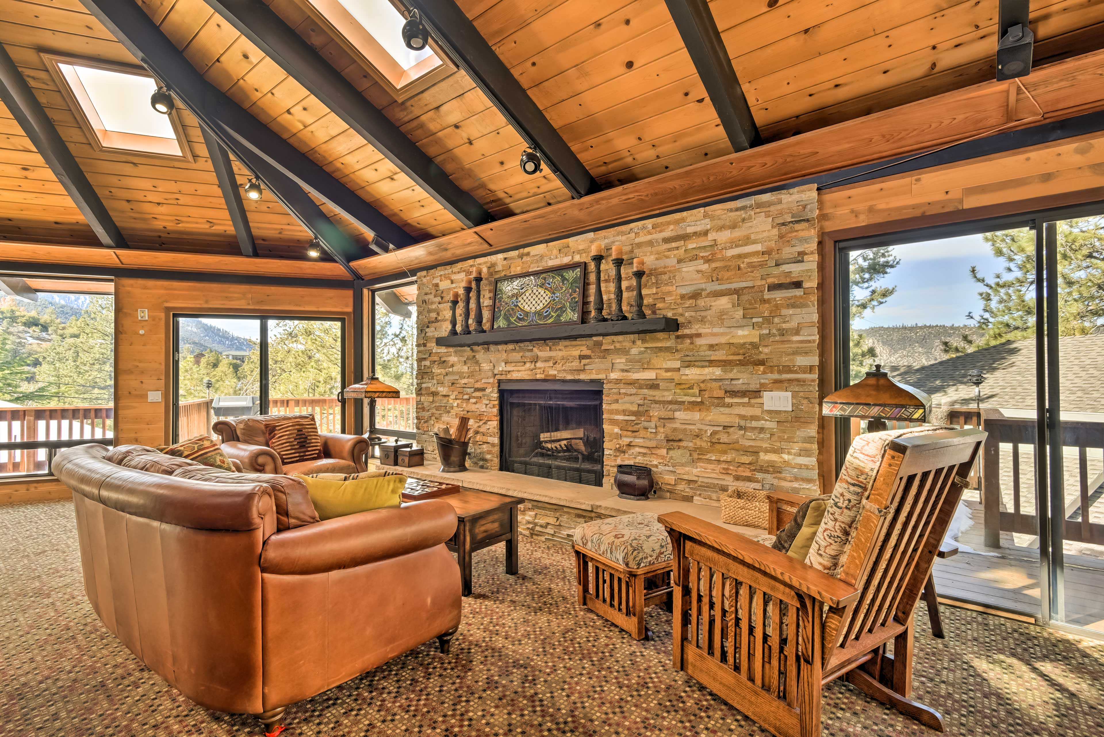 Property Image 1 - Cozy ’Grand Woodland’ Cabin w/ Mountain Views