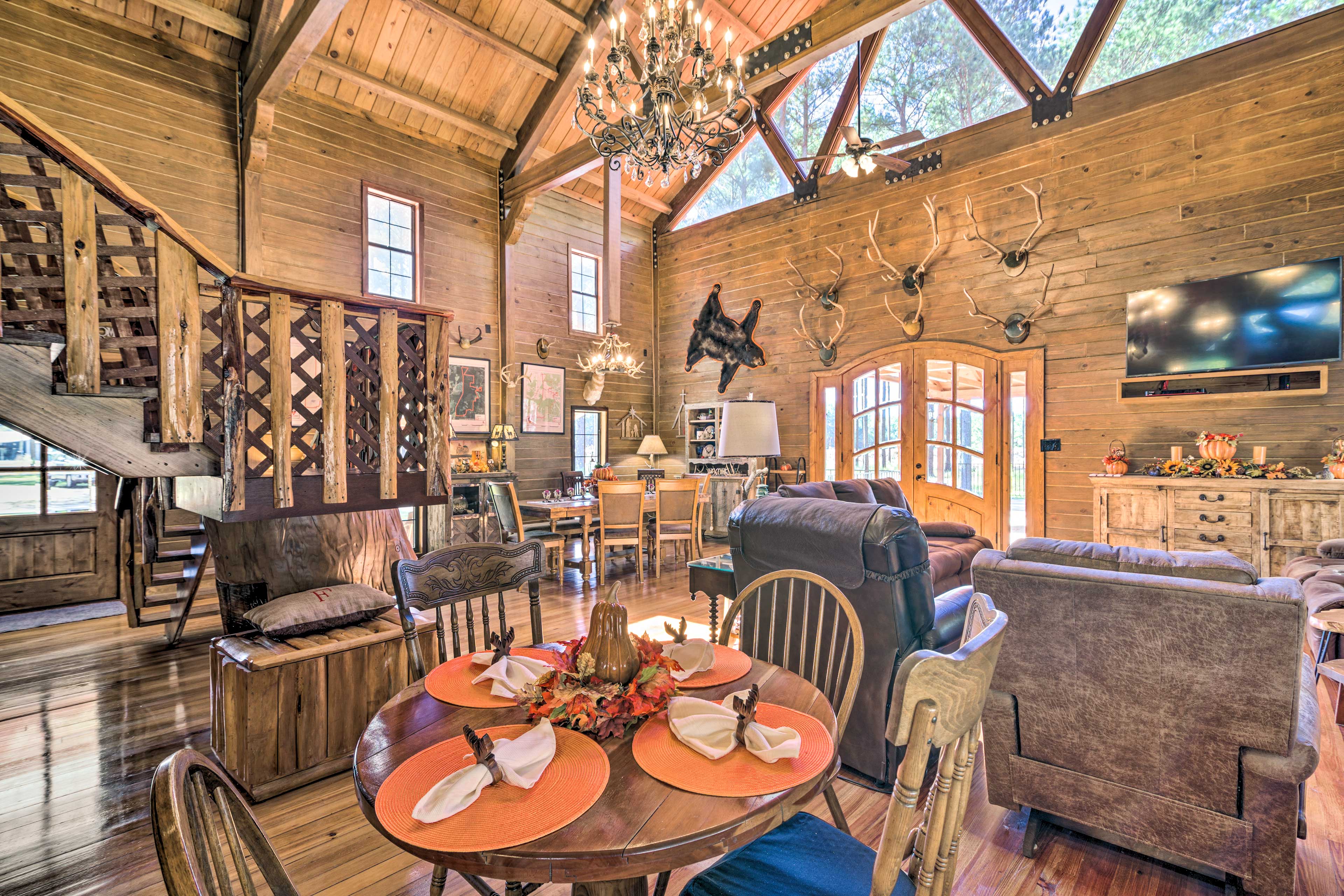 Property Image 2 - Countryside Cabin Retreat w/ Outdoor Kitchen!