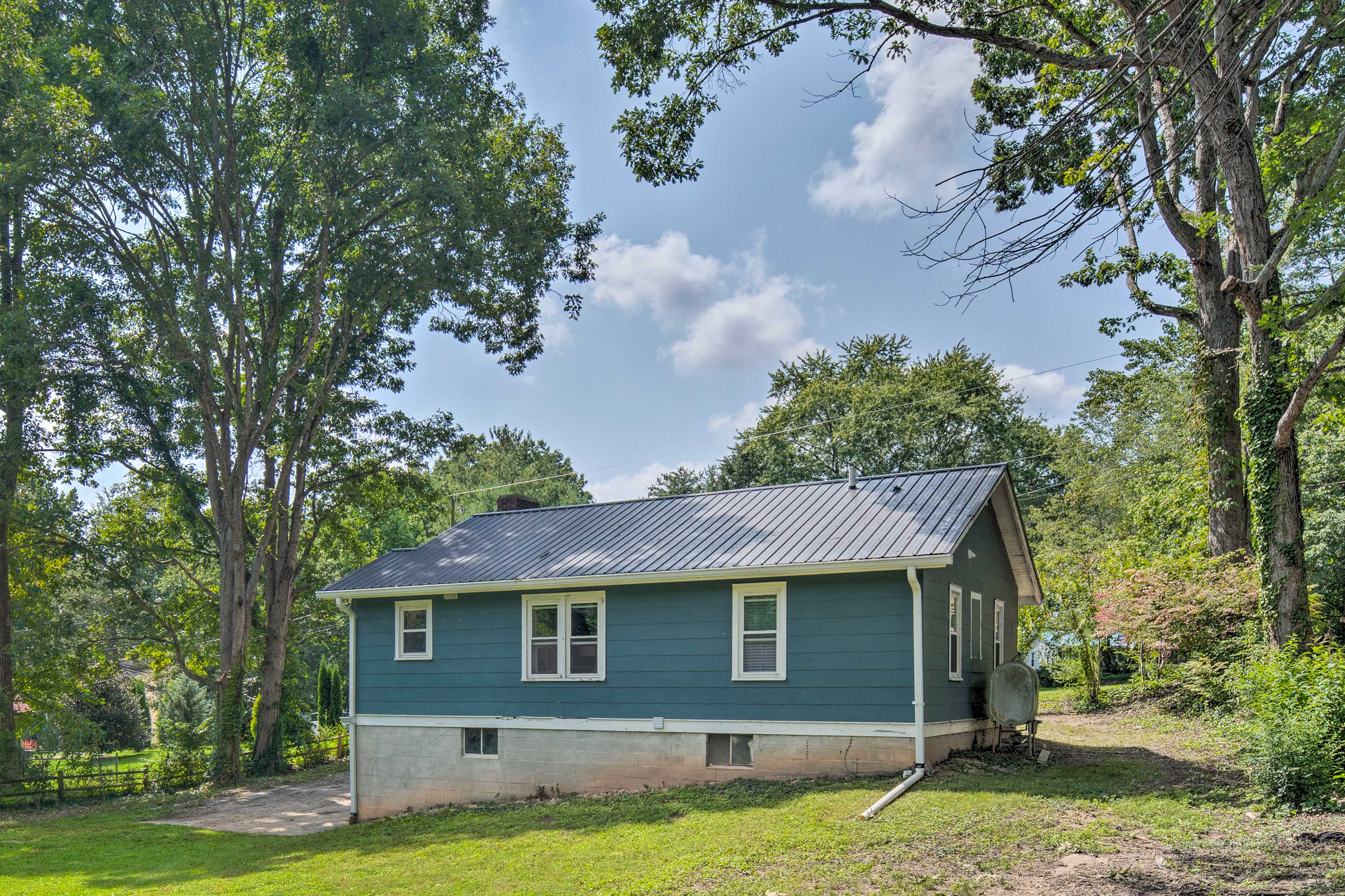 Property Image 2 - Cozy Arden Cottage, 2 Mi to Lake Julian Park!