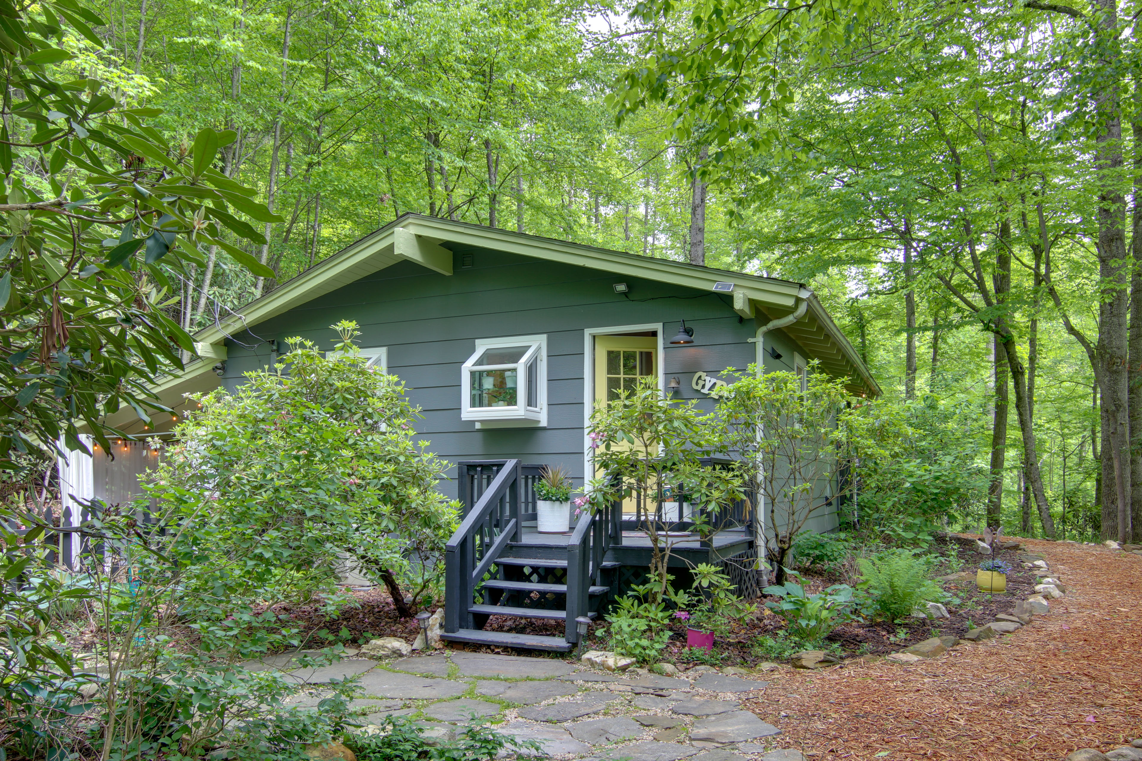 Property Image 2 - ’Le-Petit Chalet’ w/ Fire Pit ~ 15 Mi to Asheville