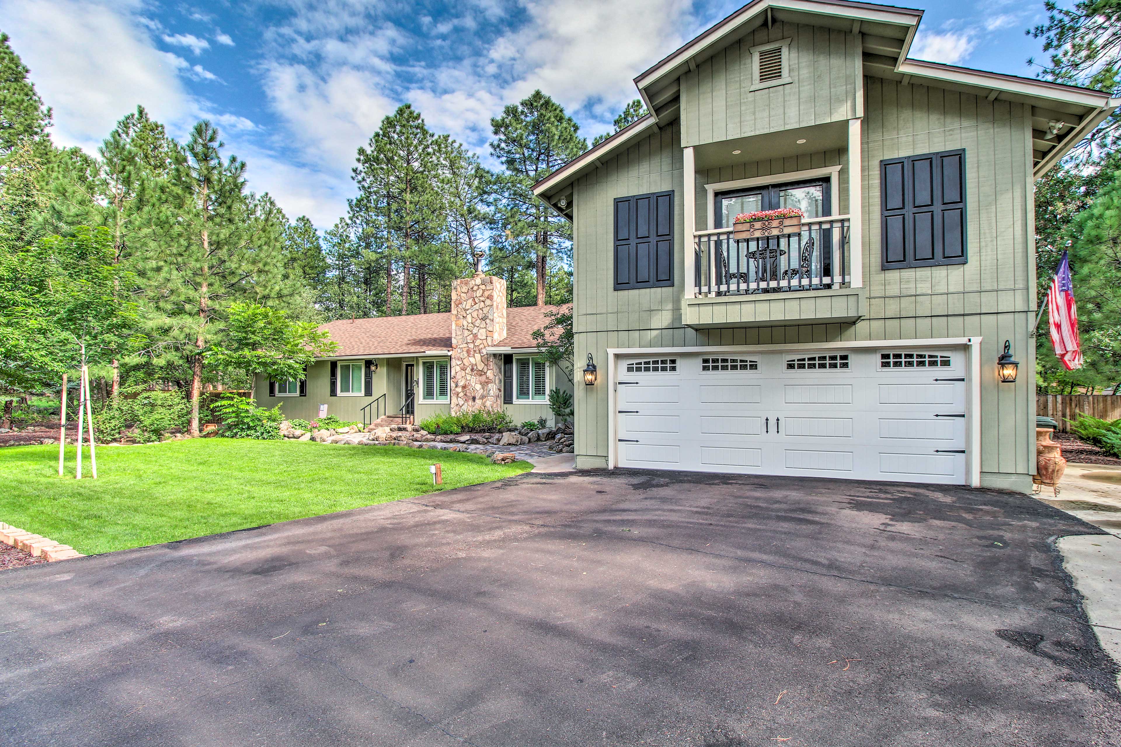 Property Image 1 - Cozy Pinetop Retreat w/ Yard & Heated Gazebo!