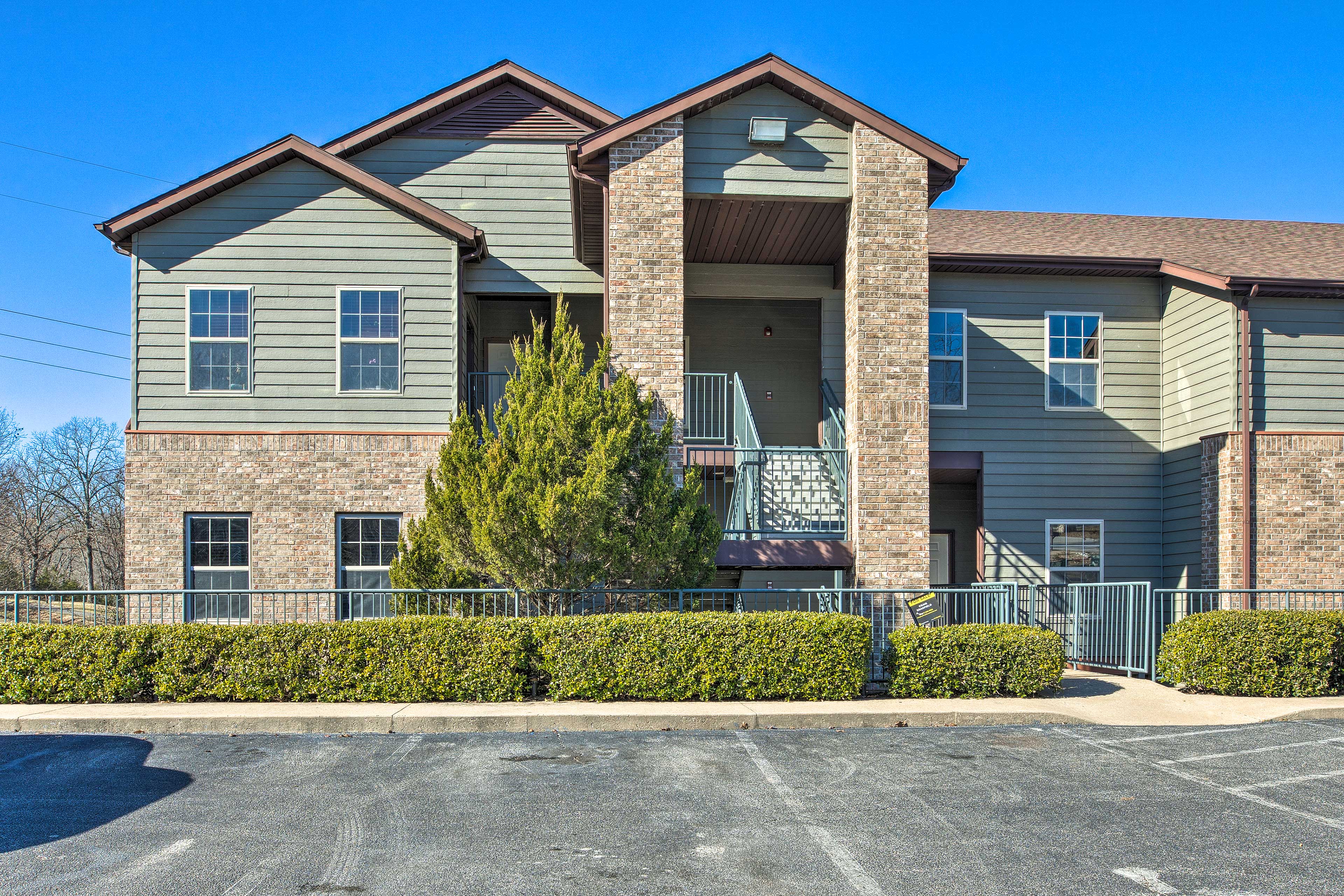 Property Image 2 - Branson Condo w/ Balcony on Ledgestone Golf Course