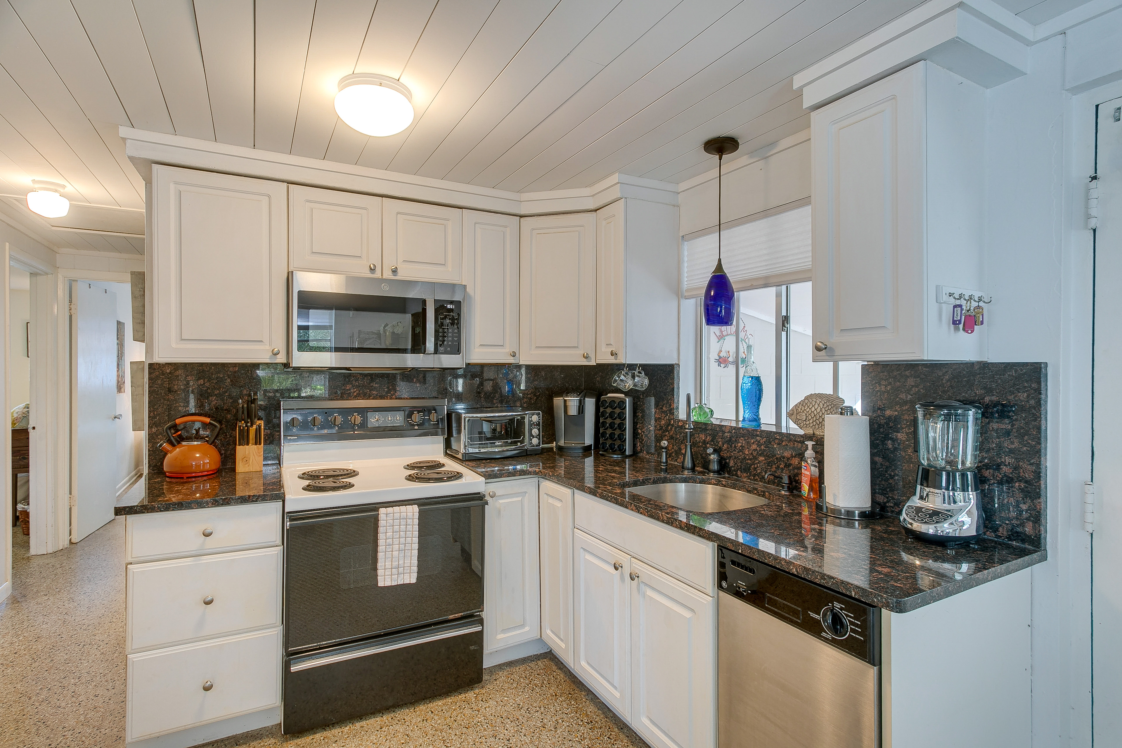 Property Image 2 - Cozy St Simons Island Cottage - Close to Beaches!