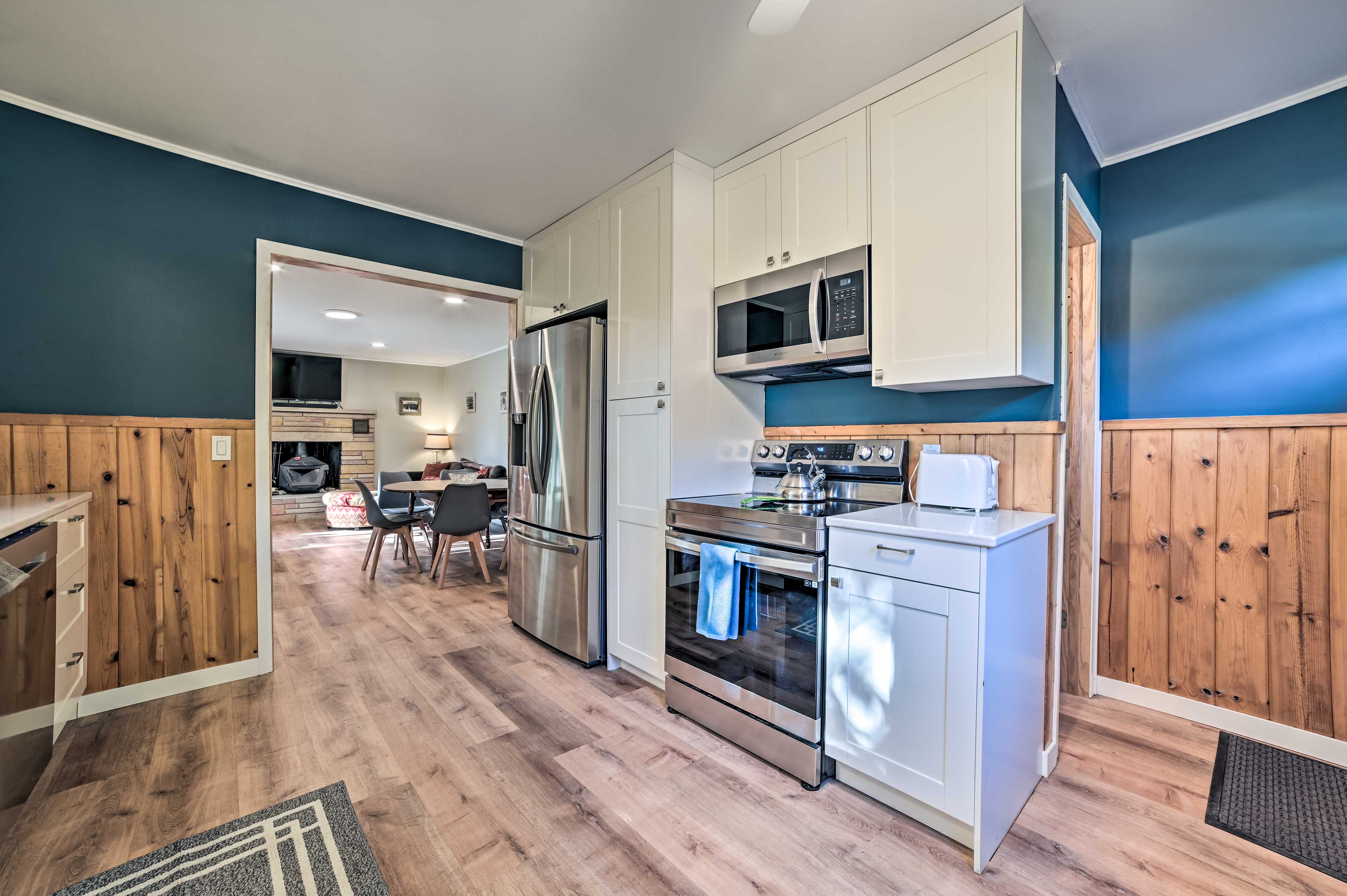 Secluded Suttons Bay Retreat w/ Fire Pit!