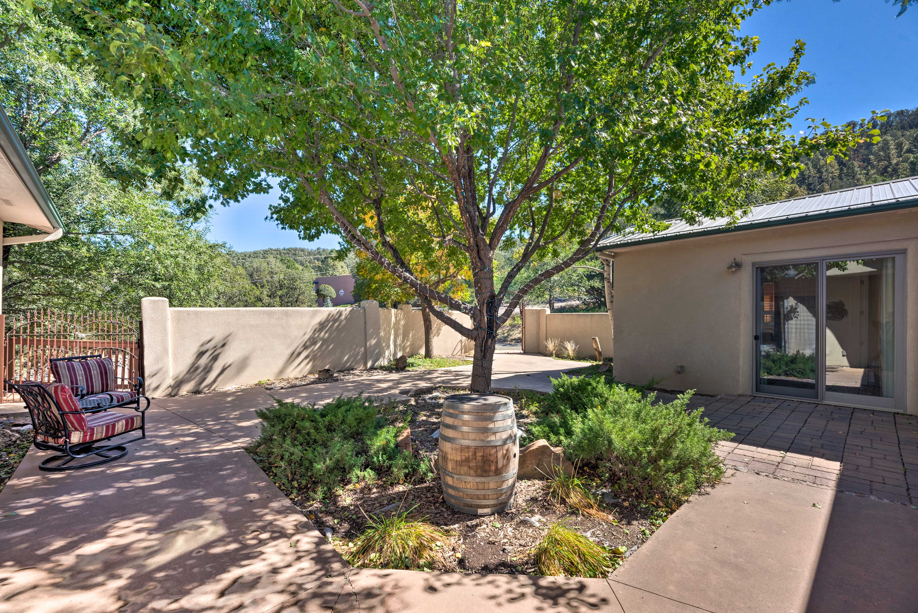 ’Doc’s Retreat’ in Ruidoso Downs w/ Mtn Views Home Rental in Ruidoso